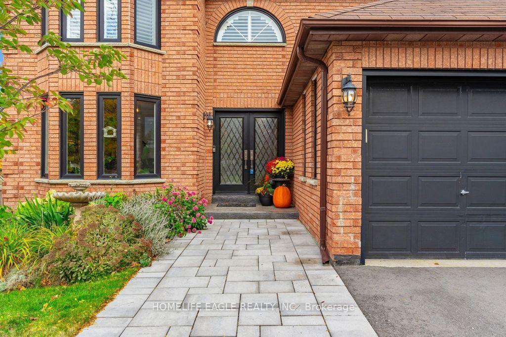 Photo 3 of 255 Savage Road, Newmarket, Armitage — HOMEH