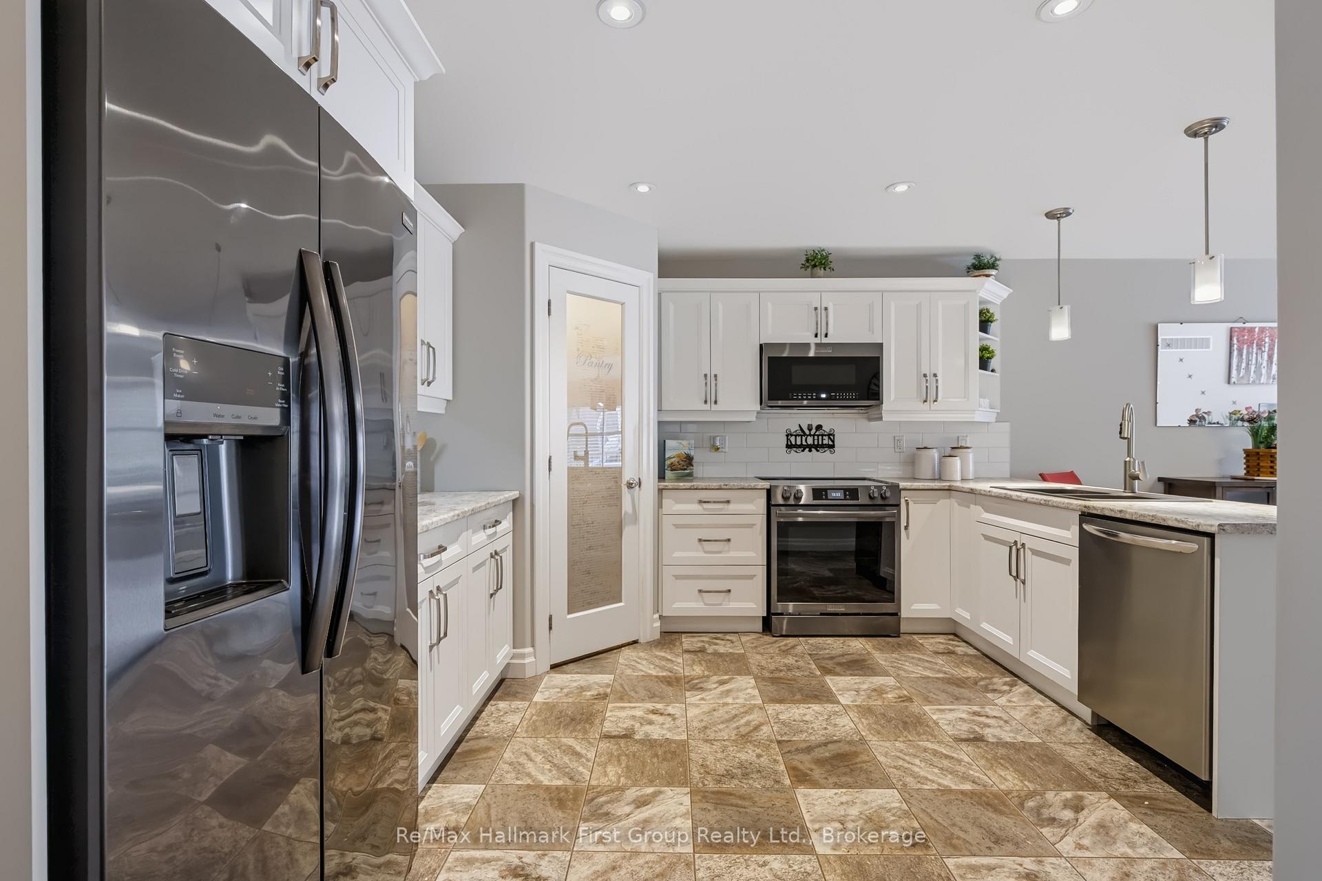 Photo 5 of 83 Aspen Drive, Quinte West, Murray Ward — HOMEH