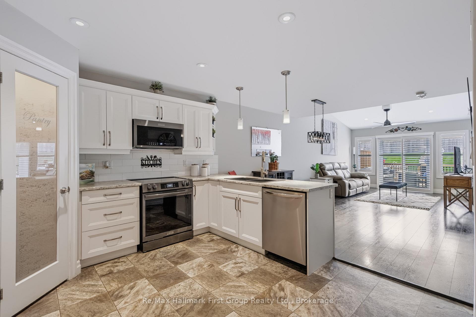 Photo 8 of 83 Aspen Drive, Quinte West, Murray Ward — HOMEH
