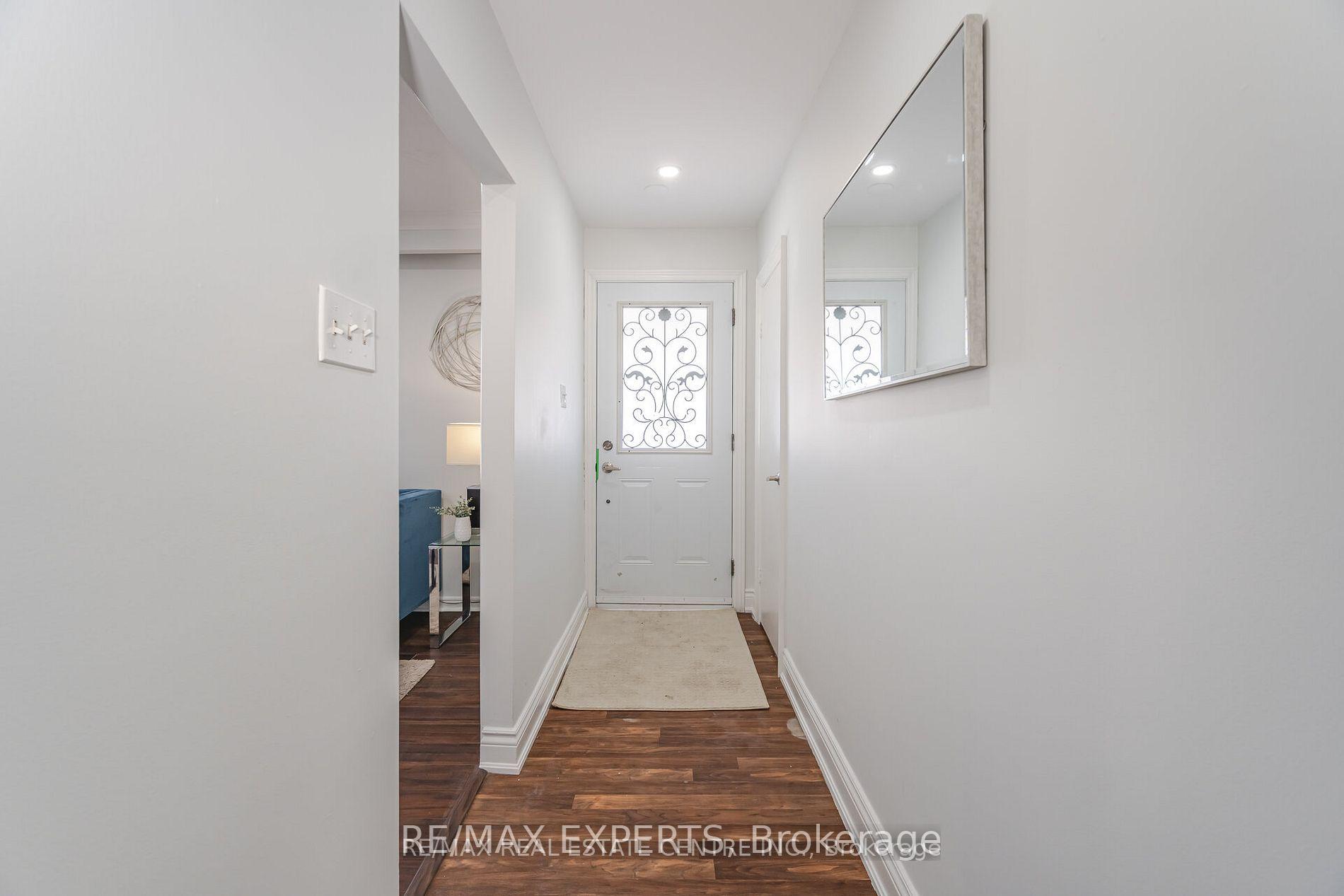 Photo 3 of 35 Edgemont Drive, Brampton, Brampton North — HOMEH