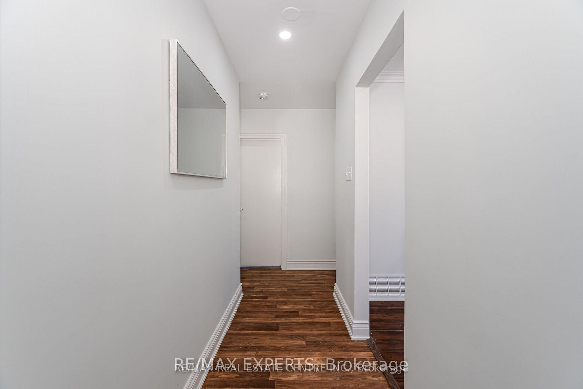 Photo 4 of 35 Edgemont Drive, Brampton, Brampton North — HOMEH