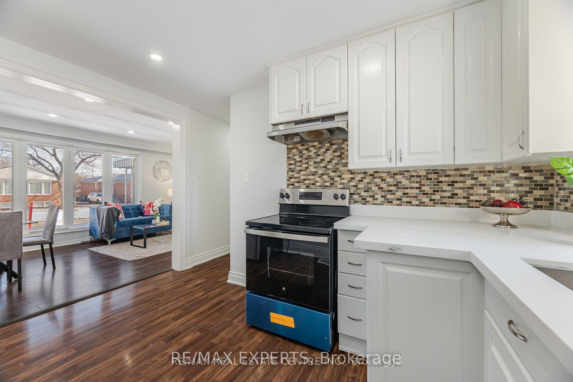 Photo 11 of 35 Edgemont Drive, Brampton, Brampton North — HOMEH