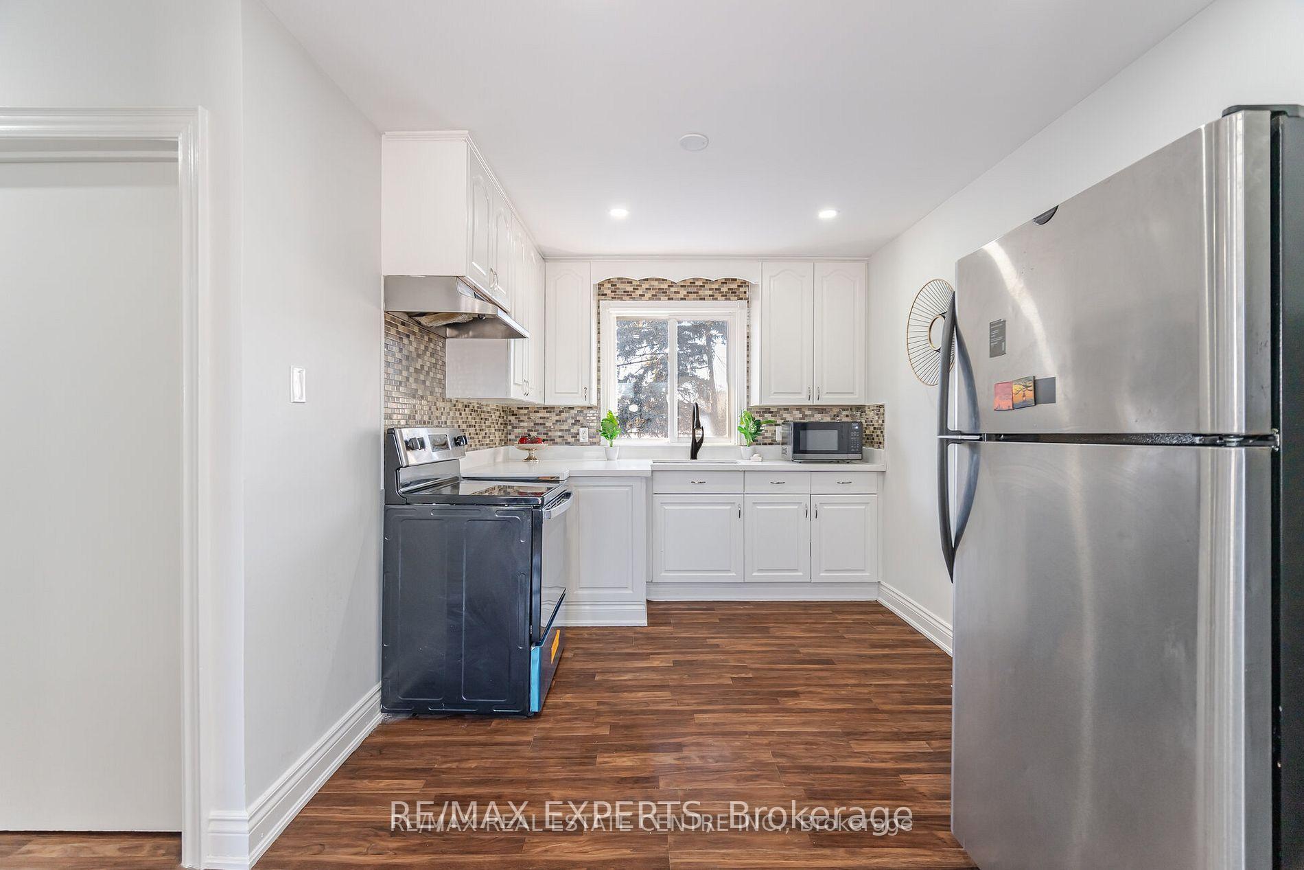Photo 13 of 35 Edgemont Drive, Brampton, Brampton North — HOMEH