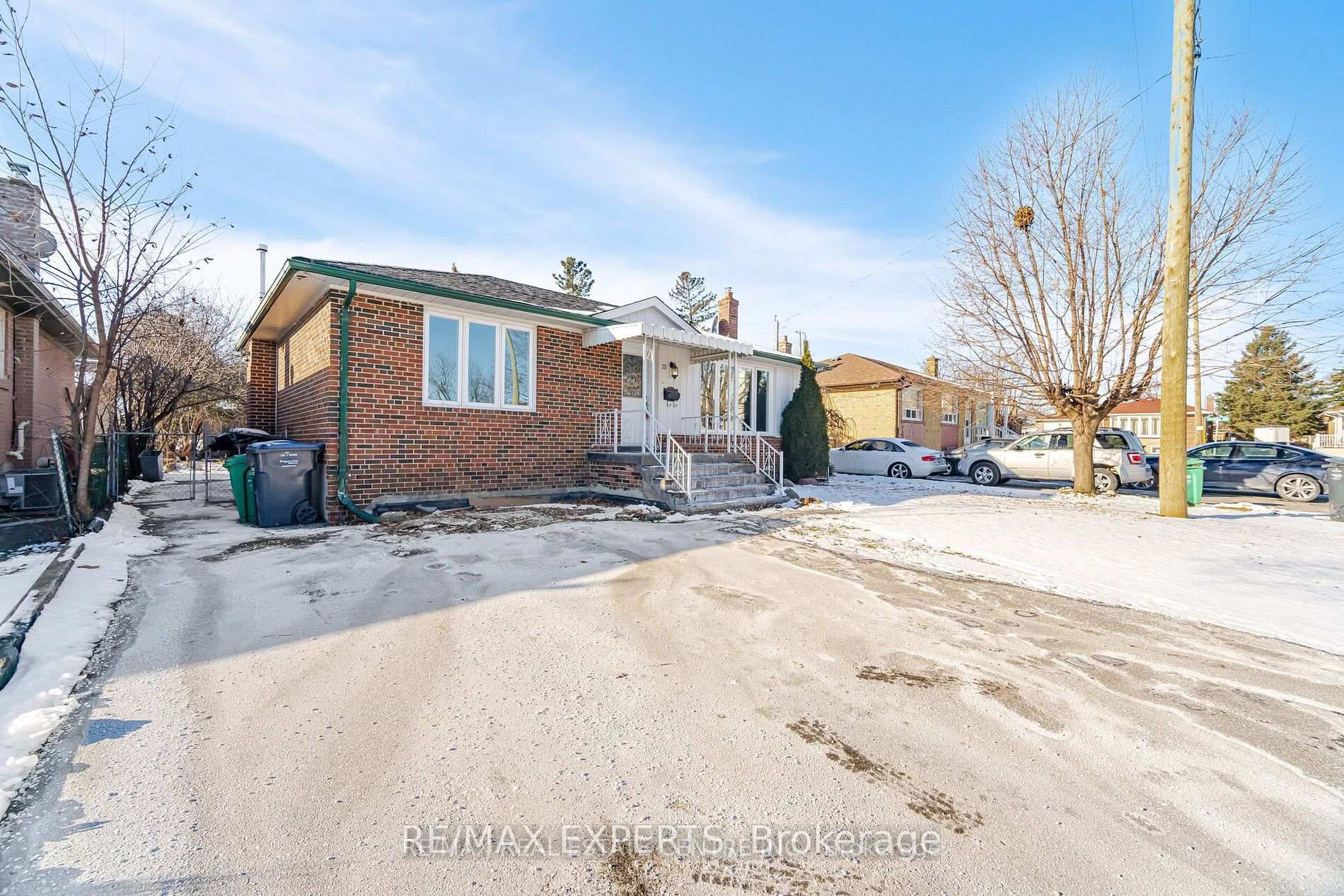 Photo 20 of 35 Edgemont Drive, Brampton, Brampton North — HOMEH