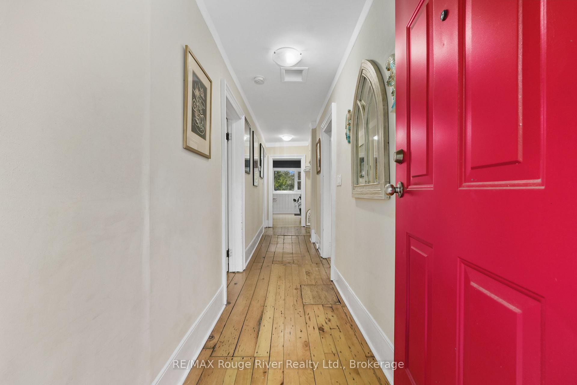 Photo 4 of 27 Buck Street, Cobourg — HOMEH
