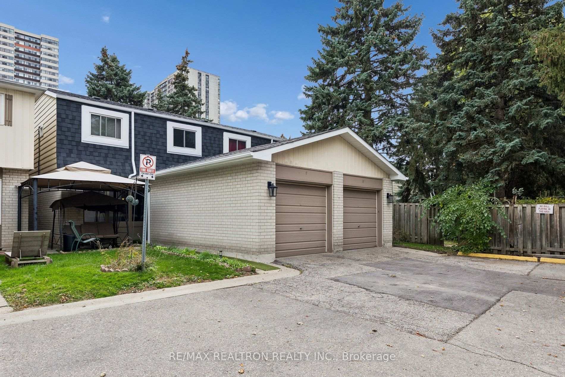 Photo 2 of Unit 49, 9 Lime Tree Way, North York, Westminster-Branson — HOMEH