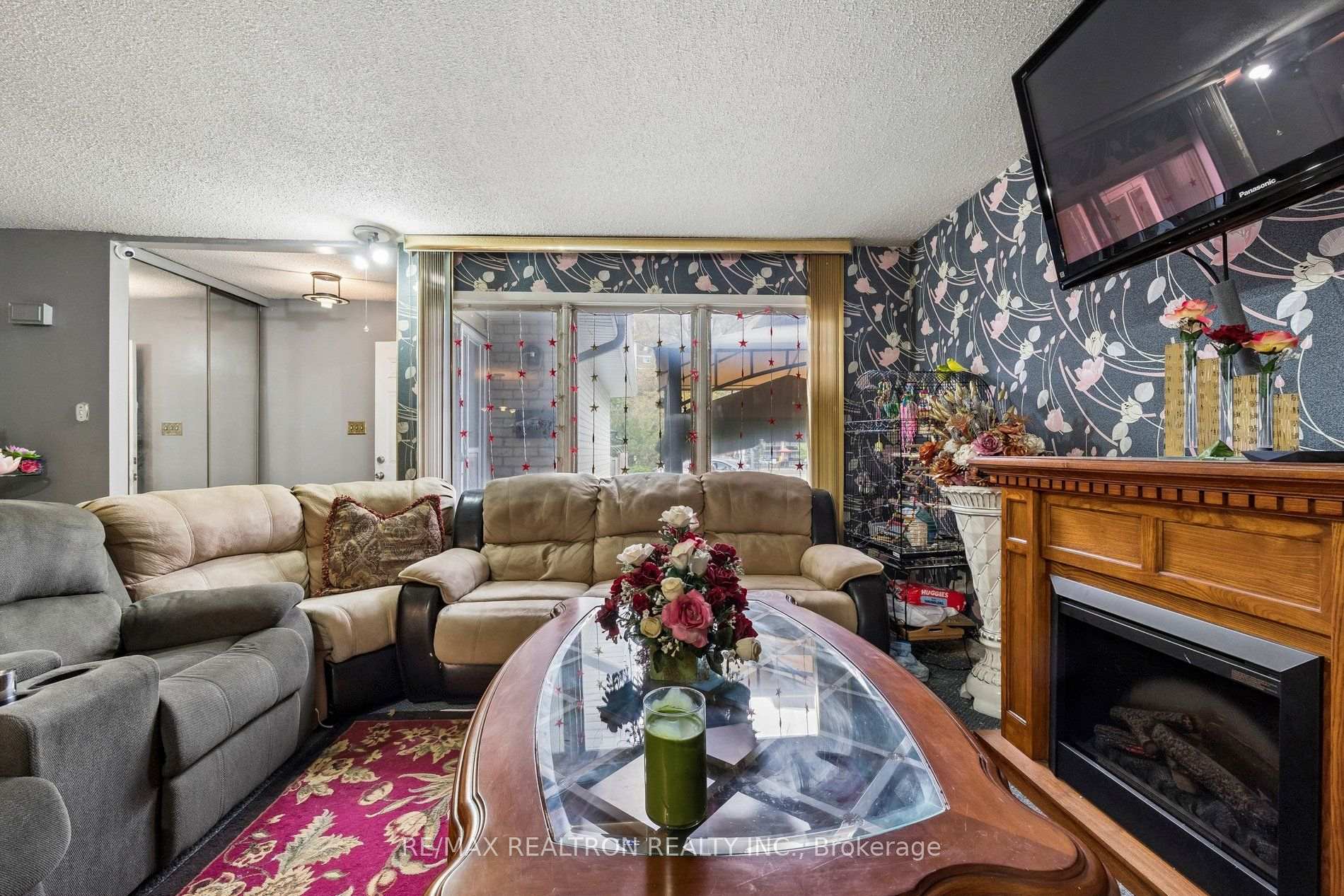 Photo 3 of Unit 49, 9 Lime Tree Way, North York, Westminster-Branson — HOMEH