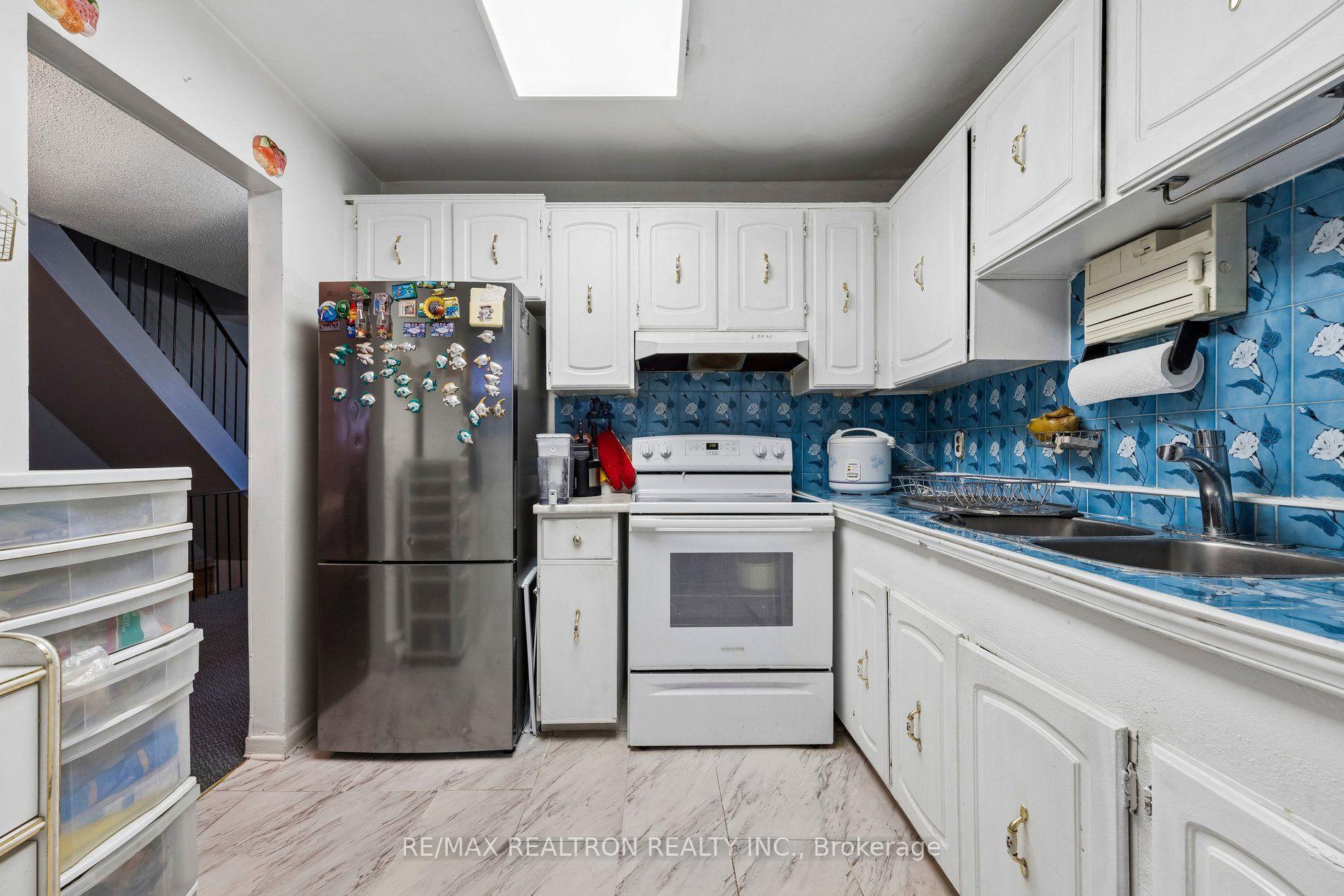 Photo 6 of Unit 49, 9 Lime Tree Way, North York, Westminster-Branson — HOMEH