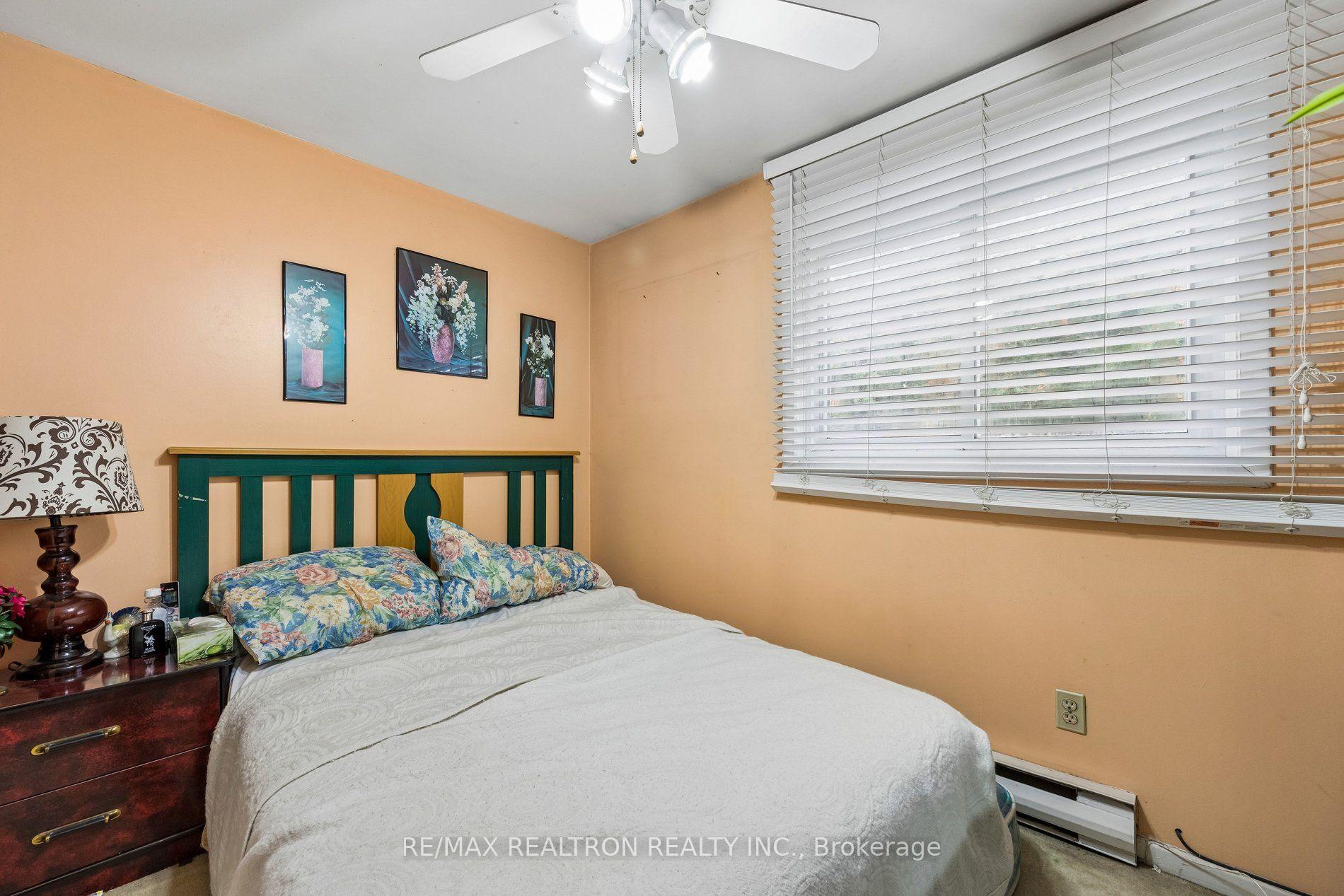 Photo 10 of Unit 49, 9 Lime Tree Way, North York, Westminster-Branson — HOMEH