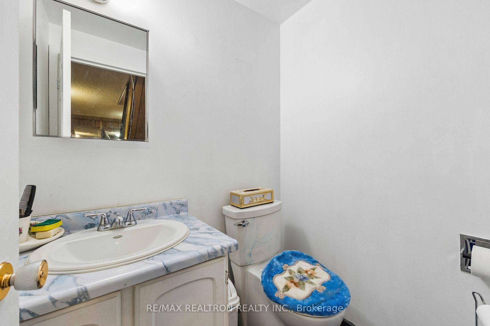 Photo 16 of Unit 49, 9 Lime Tree Way, North York, Westminster-Branson — HOMEH