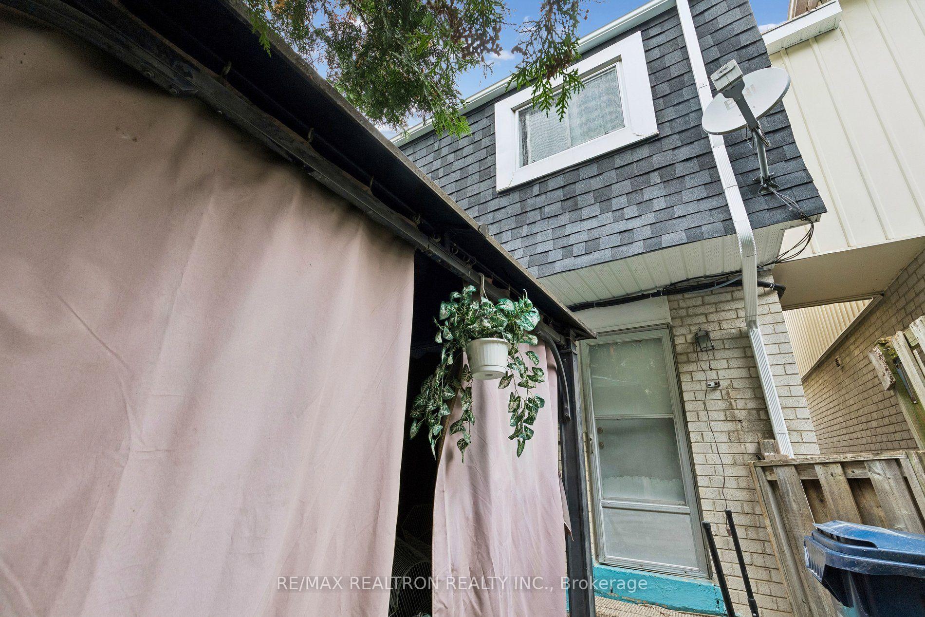 Photo 21 of Unit 49, 9 Lime Tree Way, North York, Westminster-Branson — HOMEH