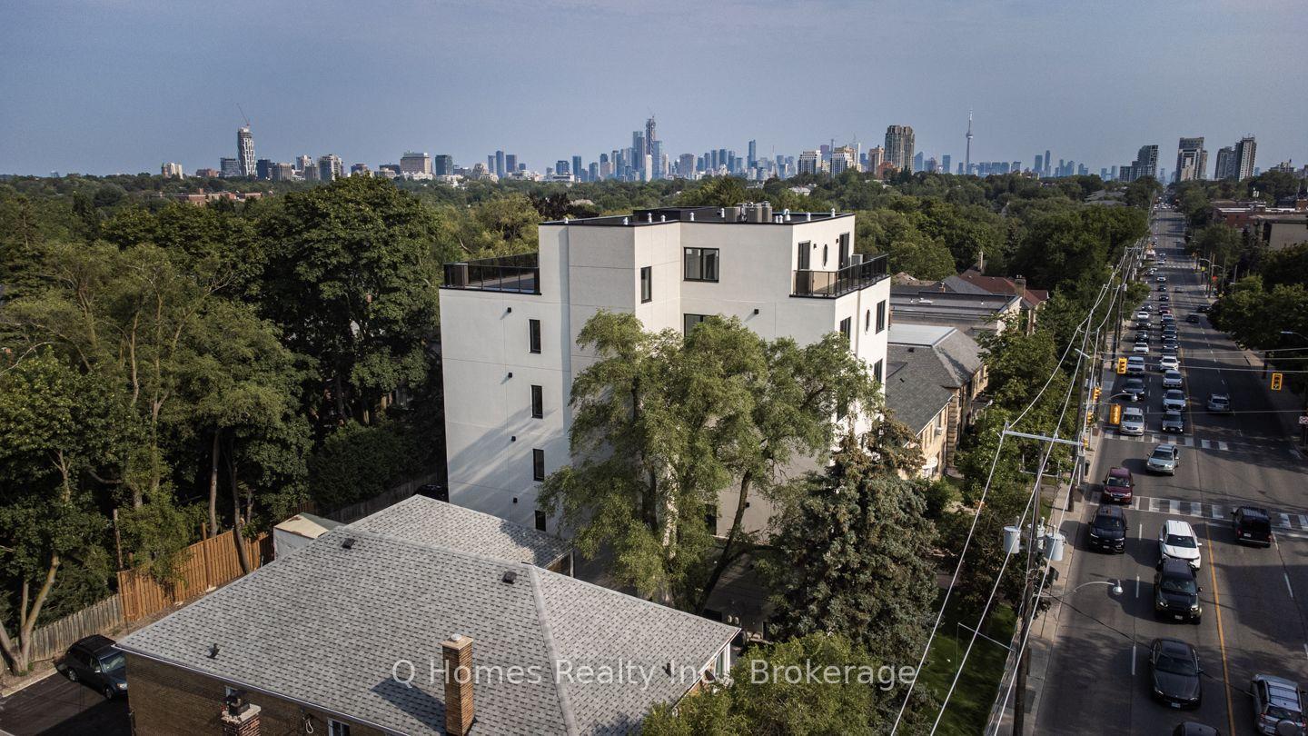 Photo of Unit 001, 1725 Bathurst Street