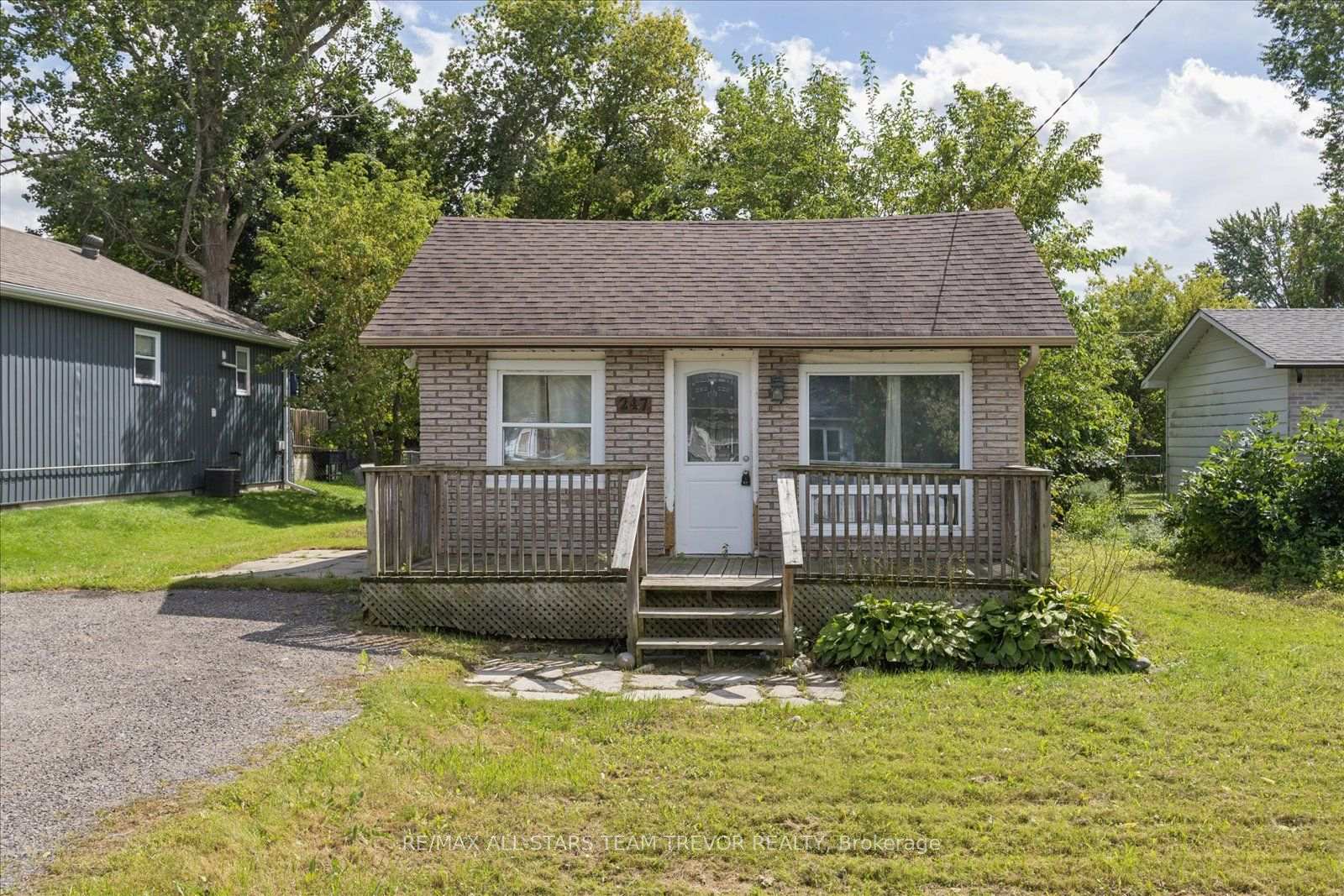 Photo of 247 Parkway Avenue
