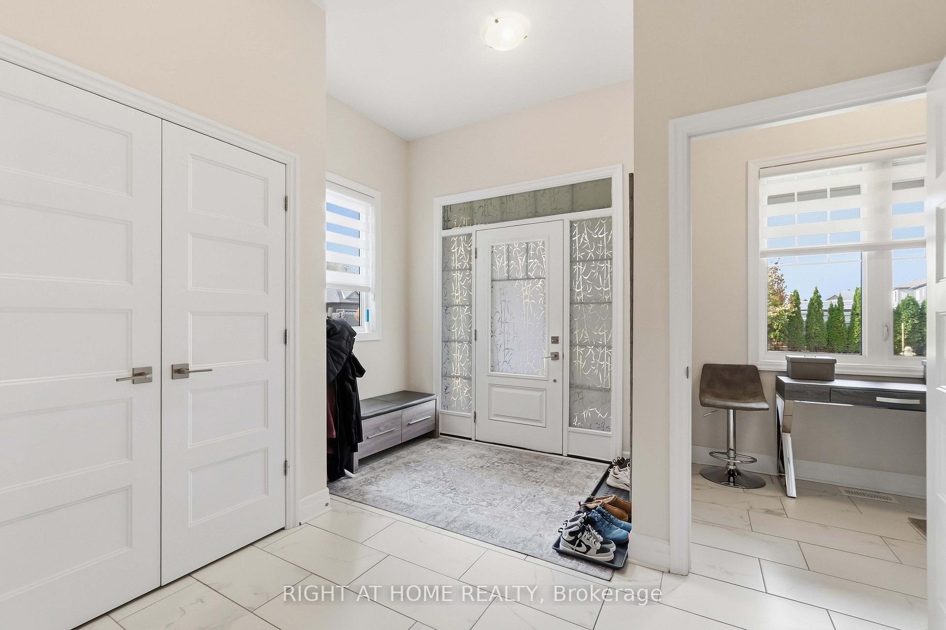 Photo 4 of 35 Hawks Landing Crescent, Ottawa, Stittsville (North) — HOMEH