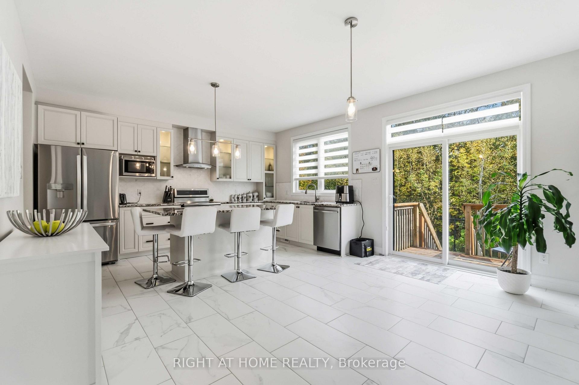 Photo 17 of 35 Hawks Landing Crescent, Ottawa, Stittsville (North) — HOMEH
