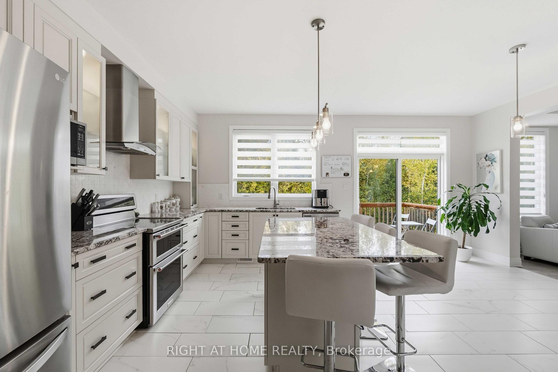 Photo 19 of 35 Hawks Landing Crescent, Ottawa, Stittsville (North) — HOMEH