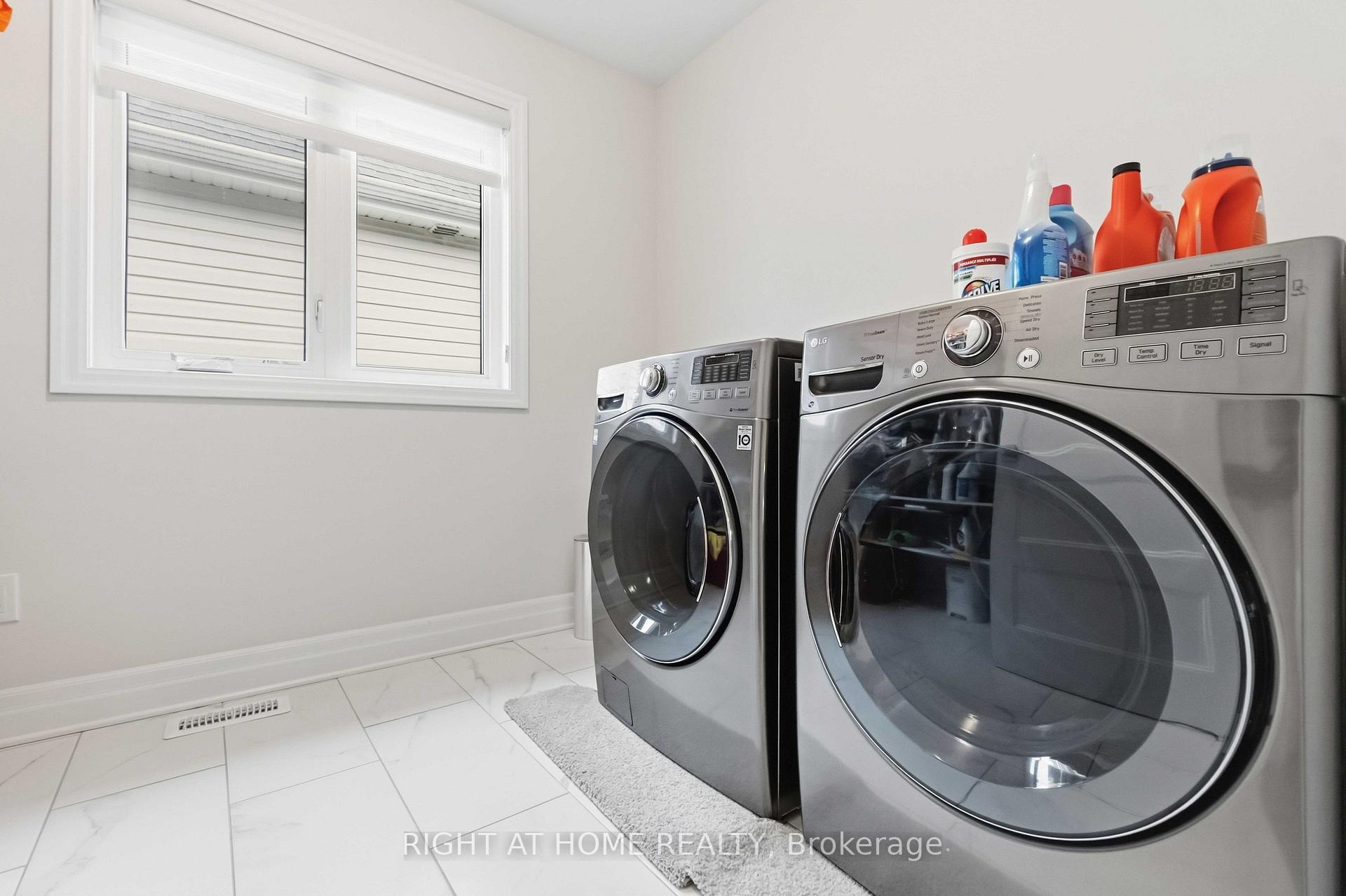 Photo 32 of 35 Hawks Landing Crescent, Ottawa, Stittsville (North) — HOMEH