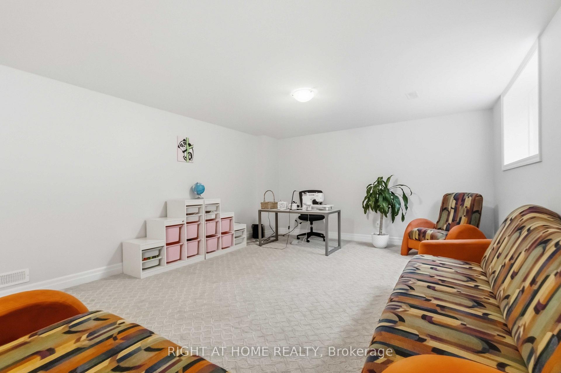 Photo 42 of 35 Hawks Landing Crescent, Ottawa, Stittsville (North) — HOMEH