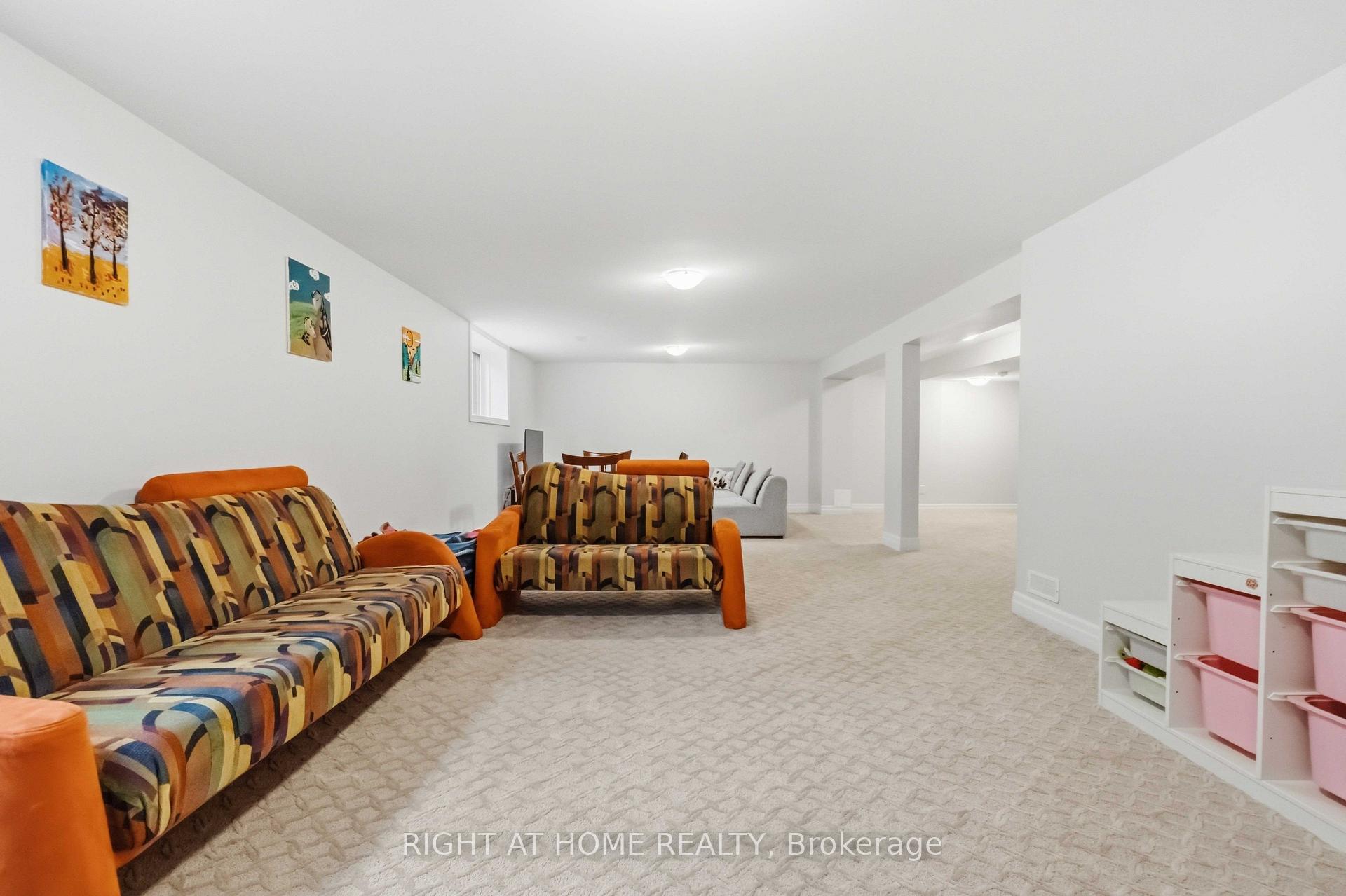Photo 43 of 35 Hawks Landing Crescent, Ottawa, Stittsville (North) — HOMEH