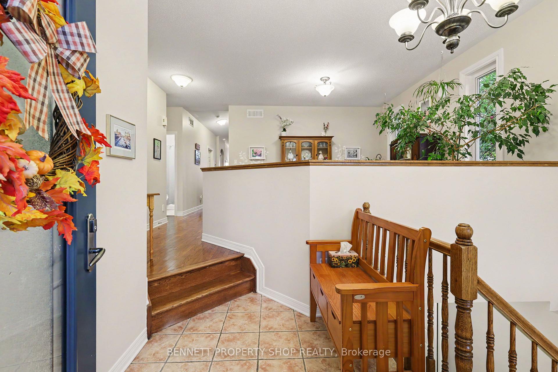 Photo 3 of 2 Thunderbird Crescent, Ottawa, Kanata - Bridlewood — HOMEH