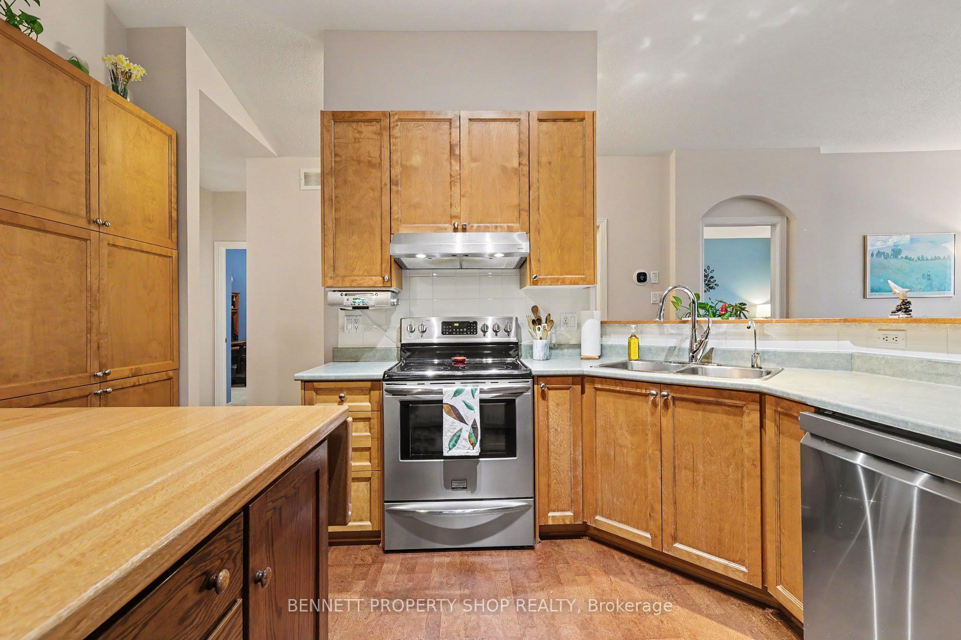 Photo 6 of 2 Thunderbird Crescent, Ottawa, Kanata - Bridlewood — HOMEH