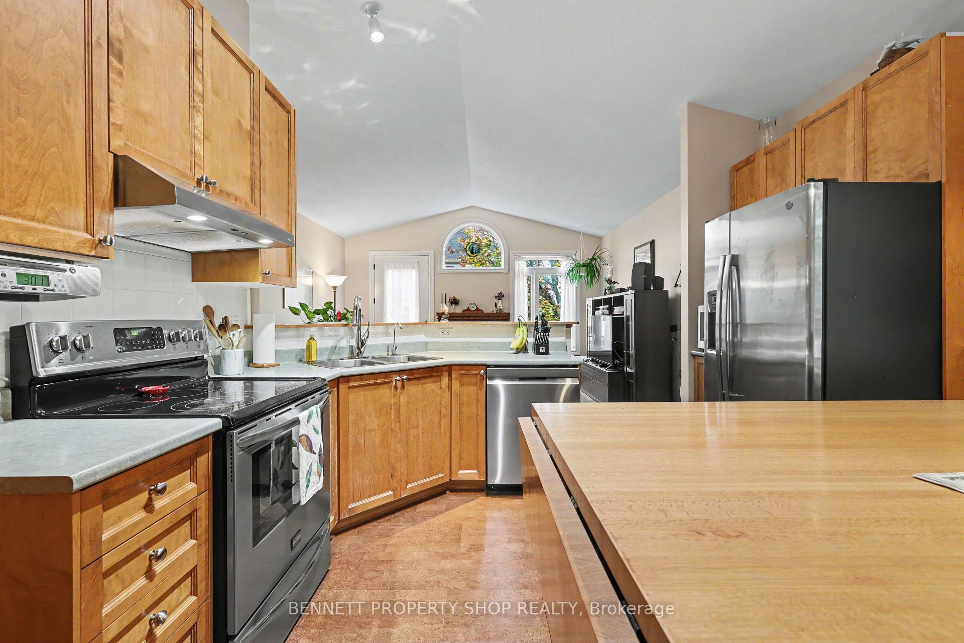 Photo 7 of 2 Thunderbird Crescent, Ottawa, Kanata - Bridlewood — HOMEH
