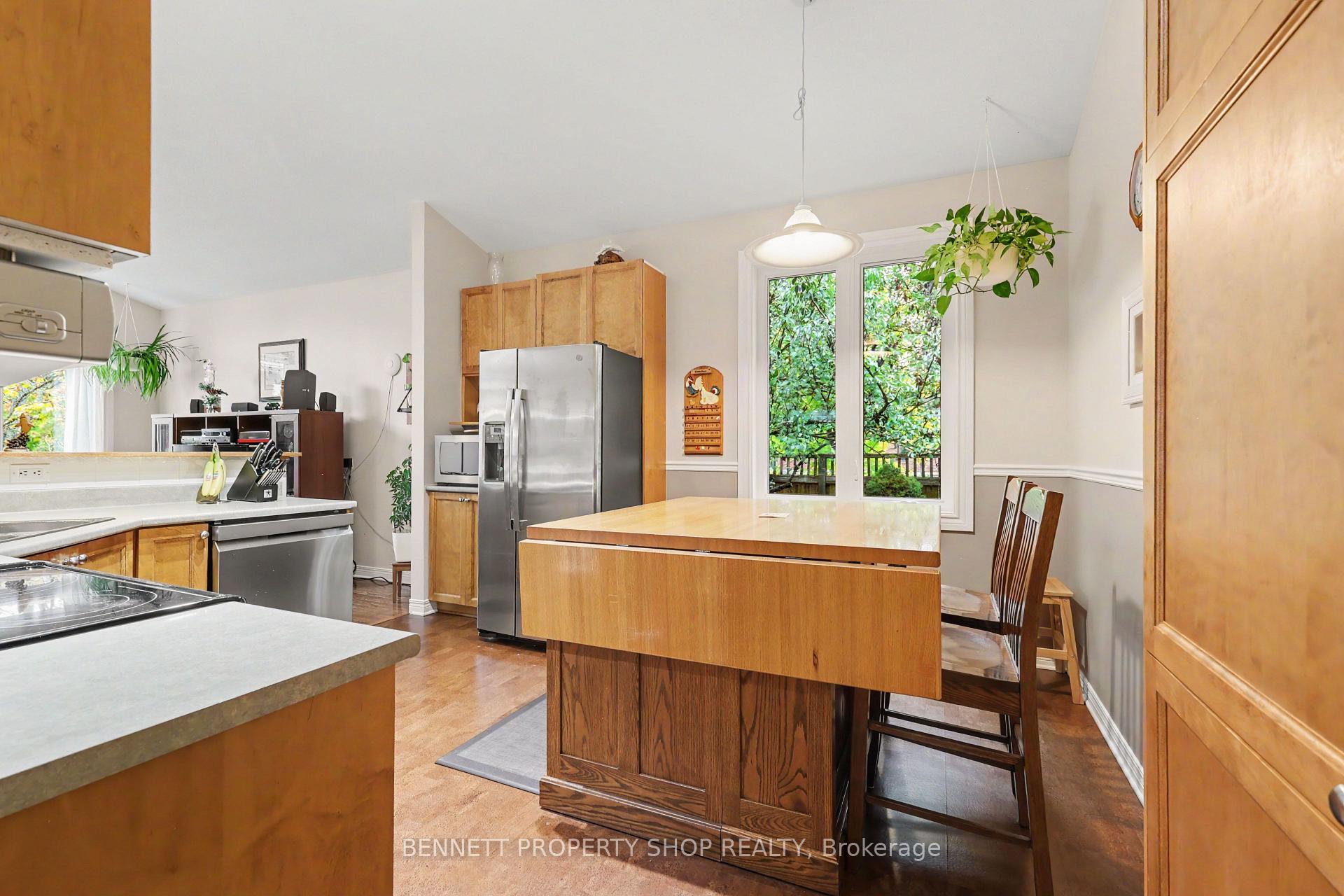 Photo 8 of 2 Thunderbird Crescent, Ottawa, Kanata - Bridlewood — HOMEH