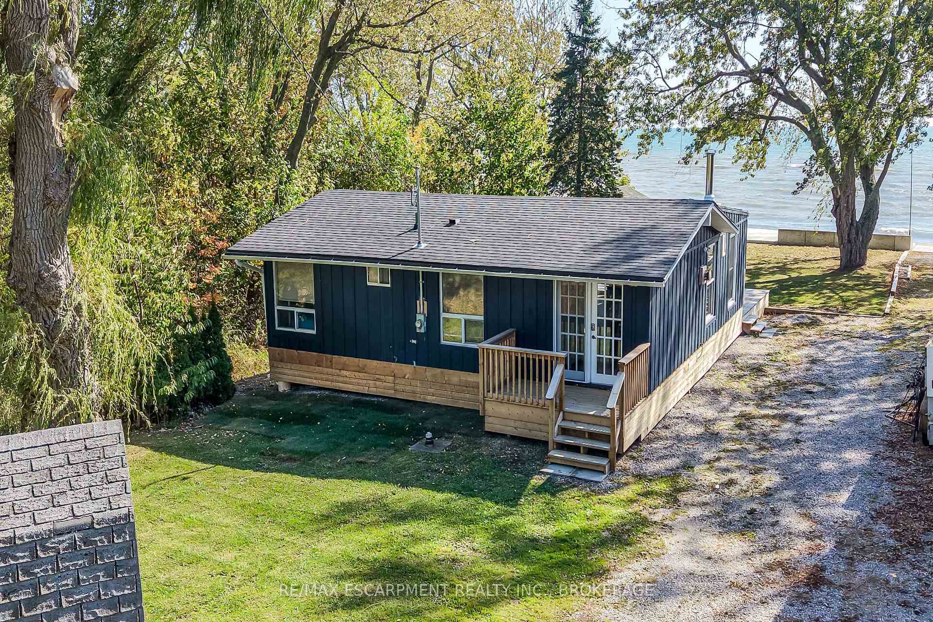 Photo of 1778 Lakeshore Road