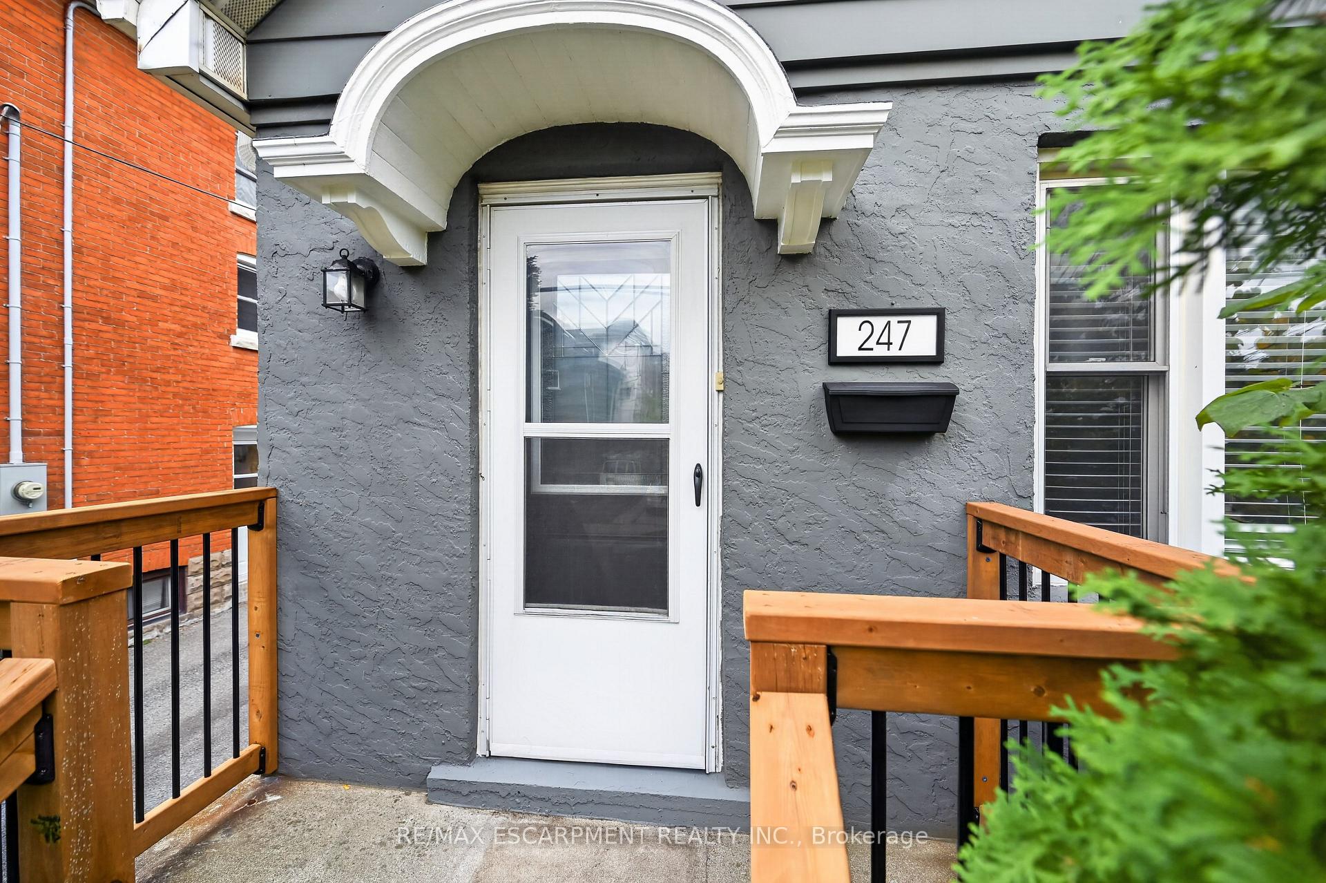 Photo 4 of 247 Homewood Avenue, Hamilton, Kirkendall — HOMEH