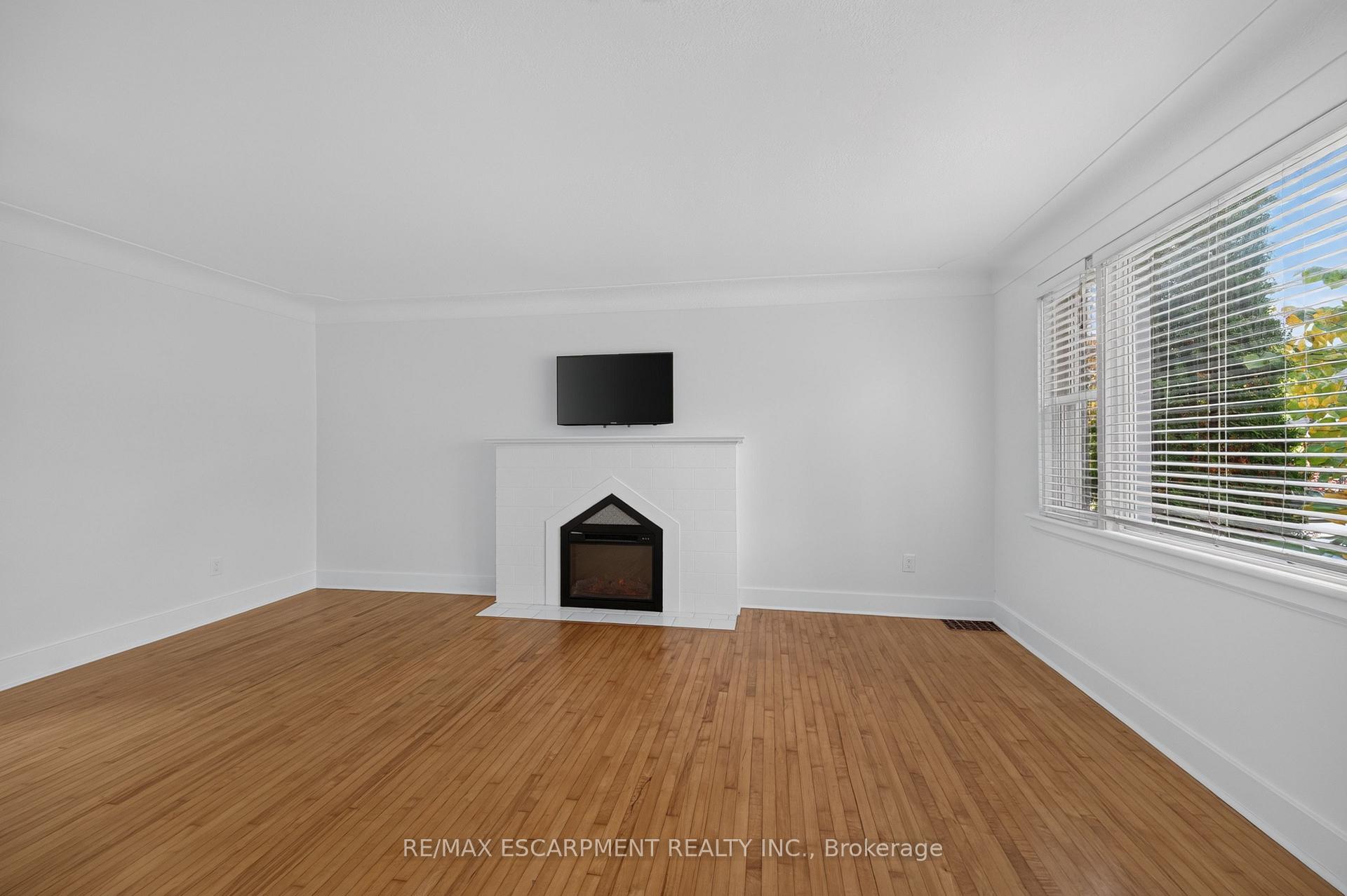 Photo 5 of 247 Homewood Avenue, Hamilton, Kirkendall — HOMEH