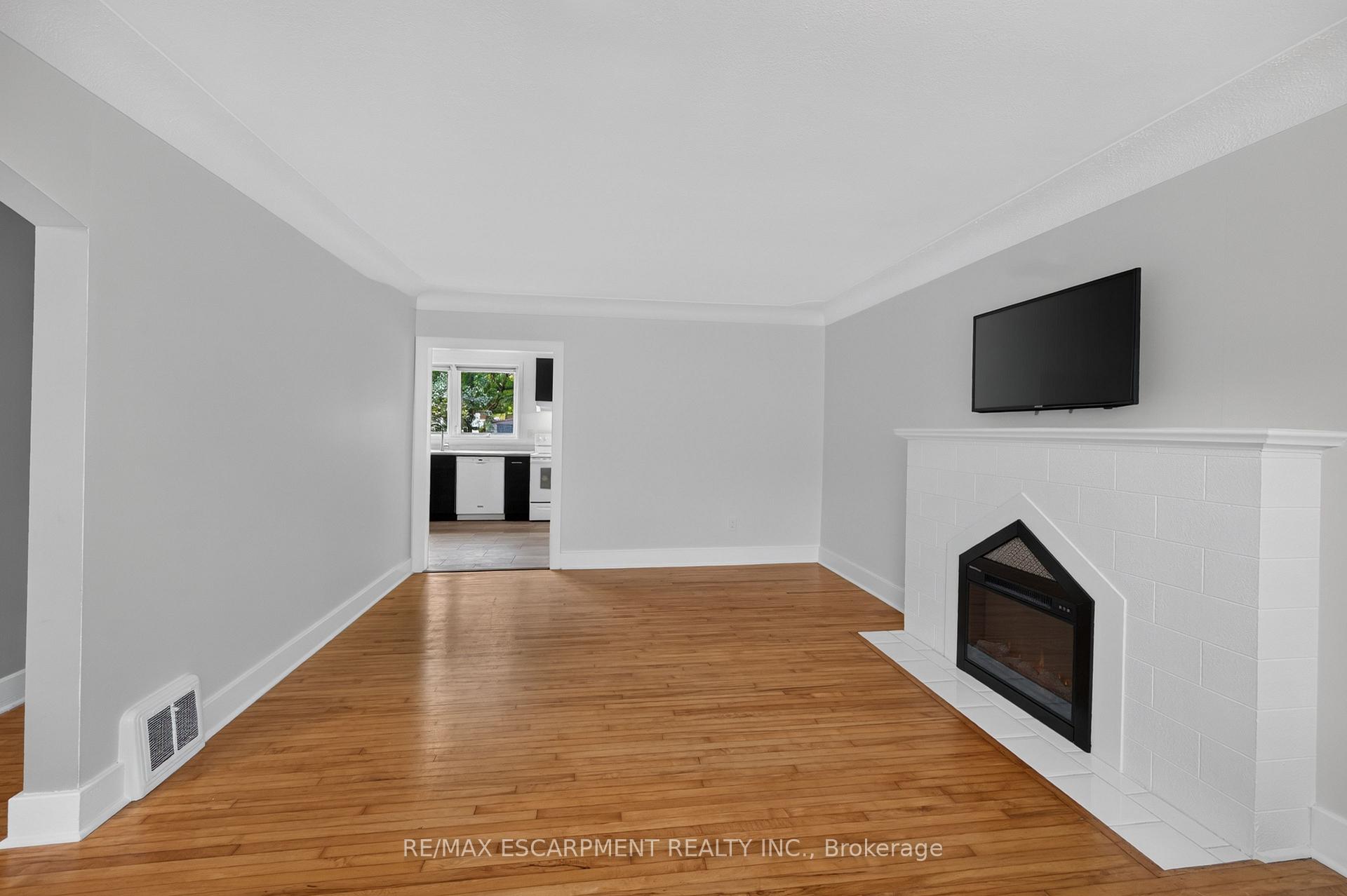 Photo 6 of 247 Homewood Avenue, Hamilton, Kirkendall — HOMEH