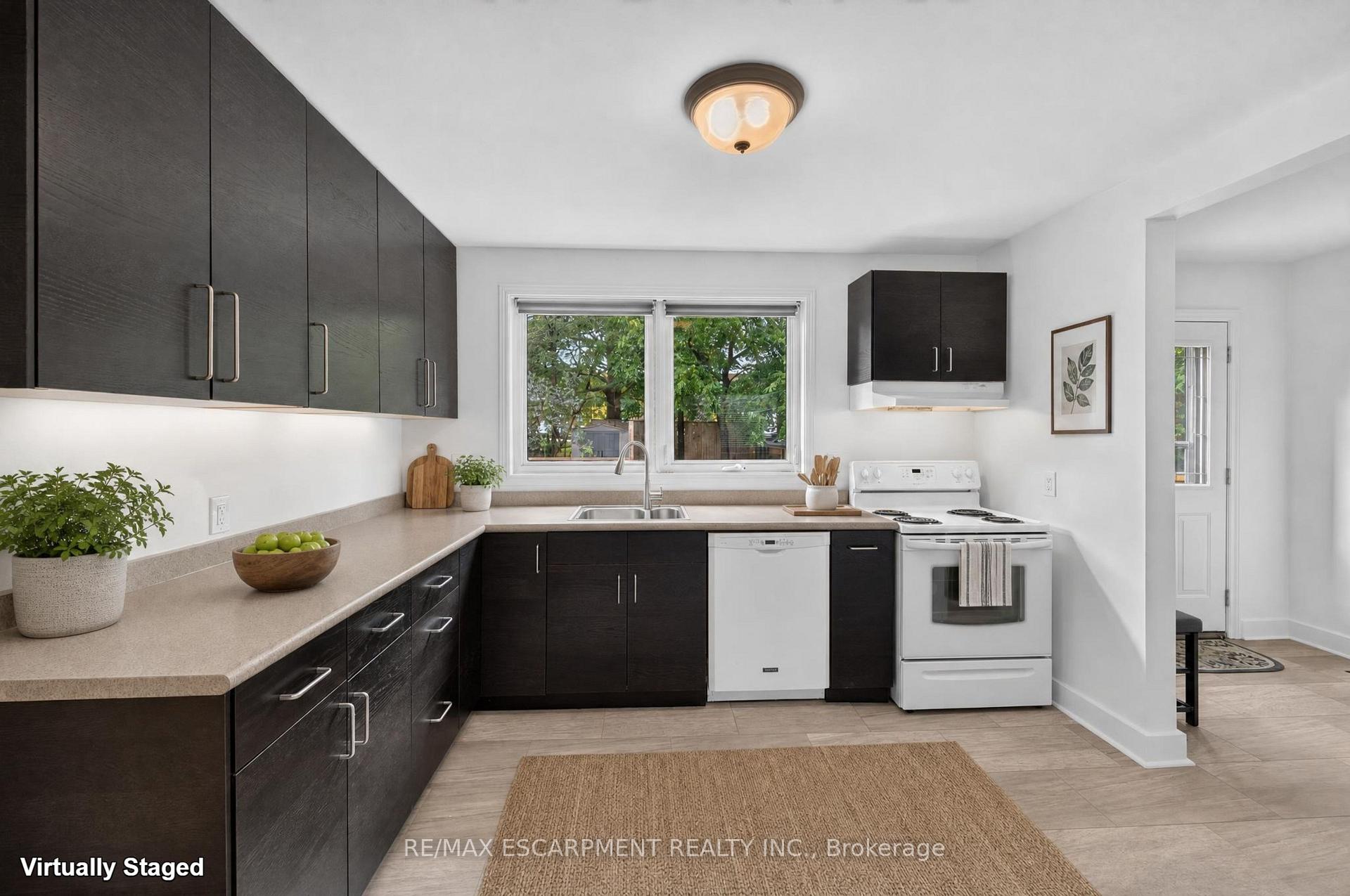 Photo 11 of 247 Homewood Avenue, Hamilton, Kirkendall — HOMEH