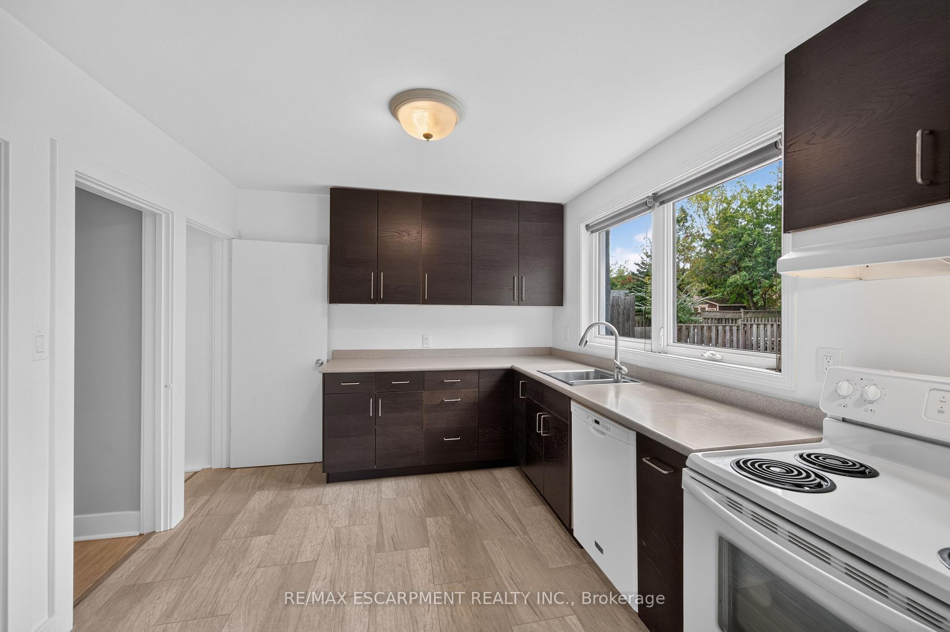 Photo 13 of 247 Homewood Avenue, Hamilton, Kirkendall — HOMEH