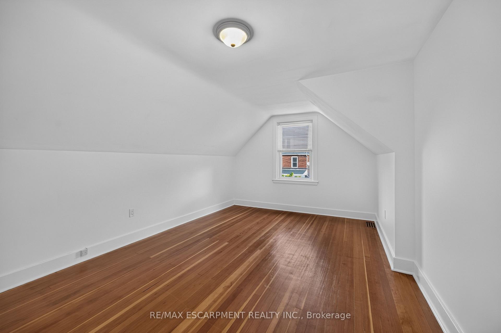 Photo 17 of 247 Homewood Avenue, Hamilton, Kirkendall — HOMEH