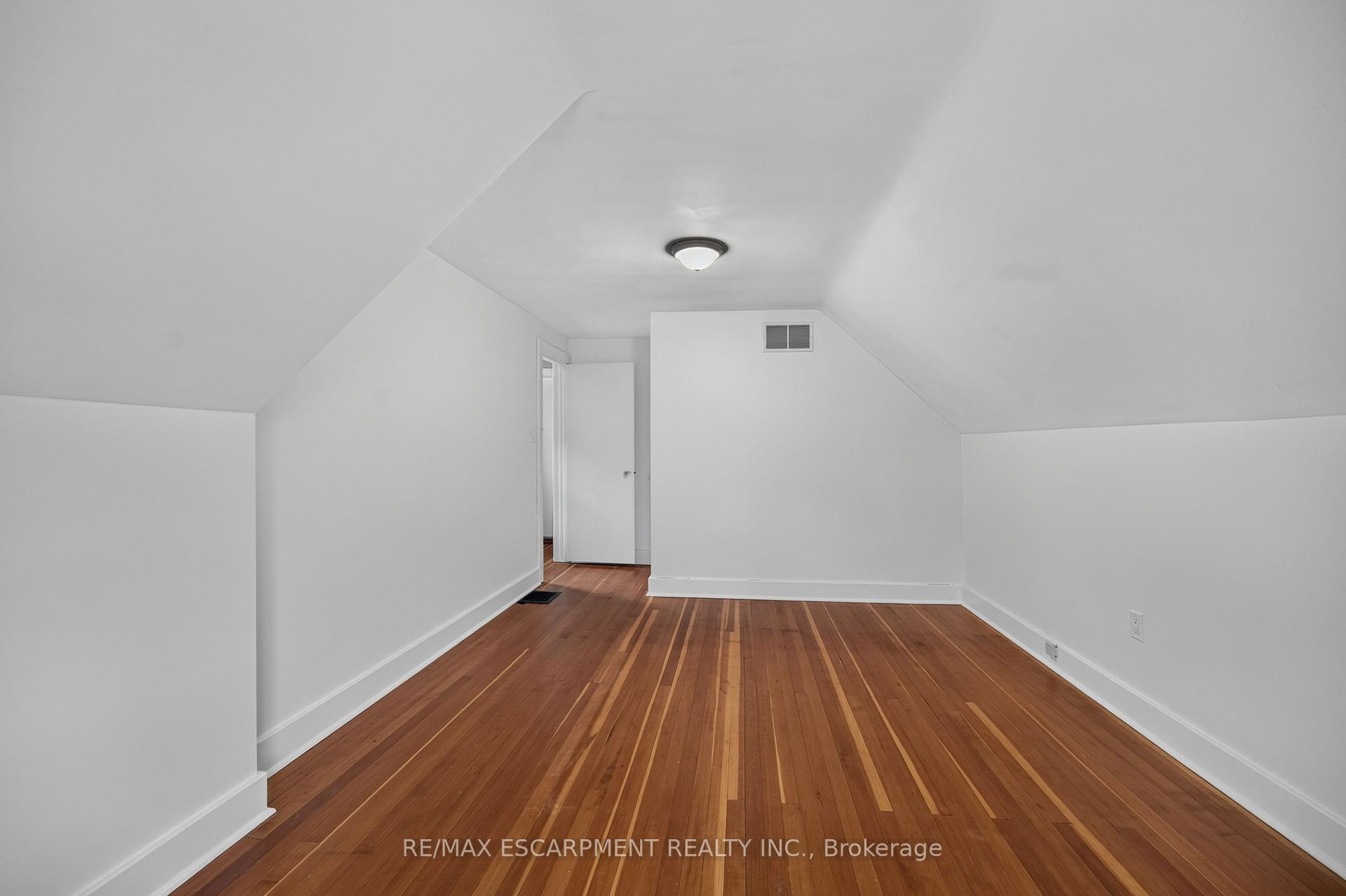 Photo 19 of 247 Homewood Avenue, Hamilton, Kirkendall — HOMEH