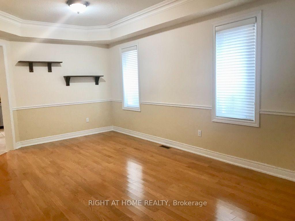 Photo 8 of 106 Avdell Avenue, Vaughan, Islington Woods — HOMEH