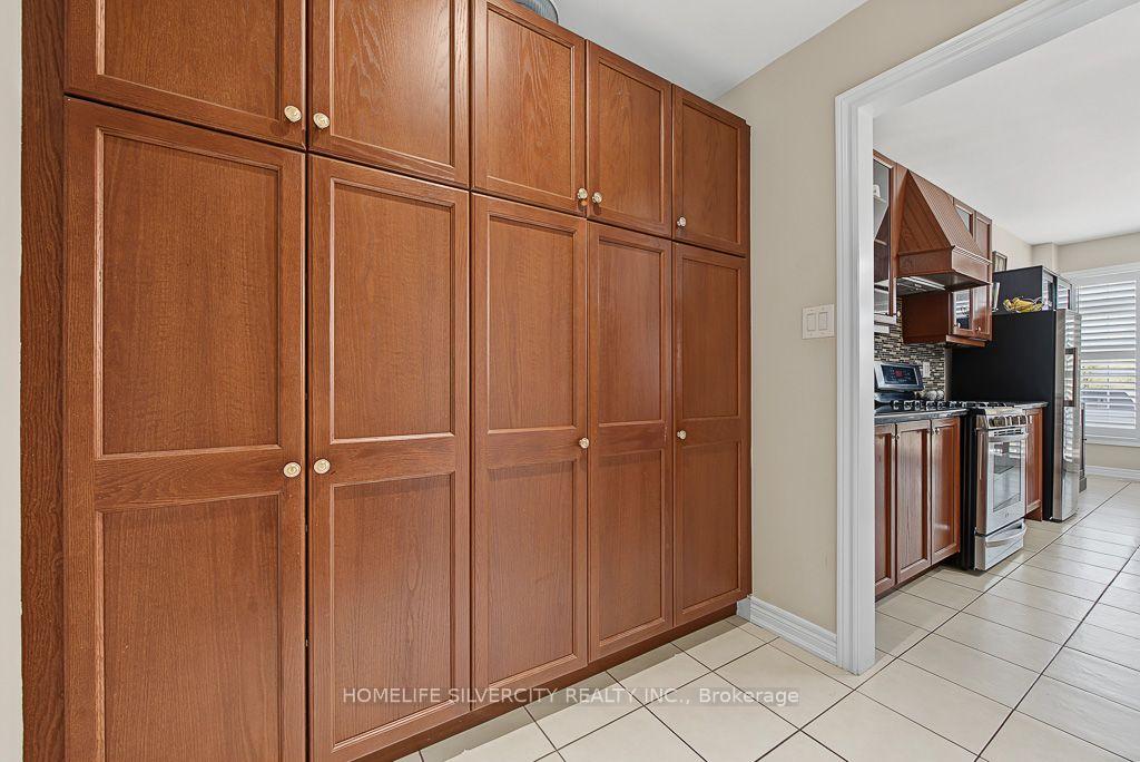 Photo 10 of 483 Hinchey Crescent, Milton, Scott — HOMEH