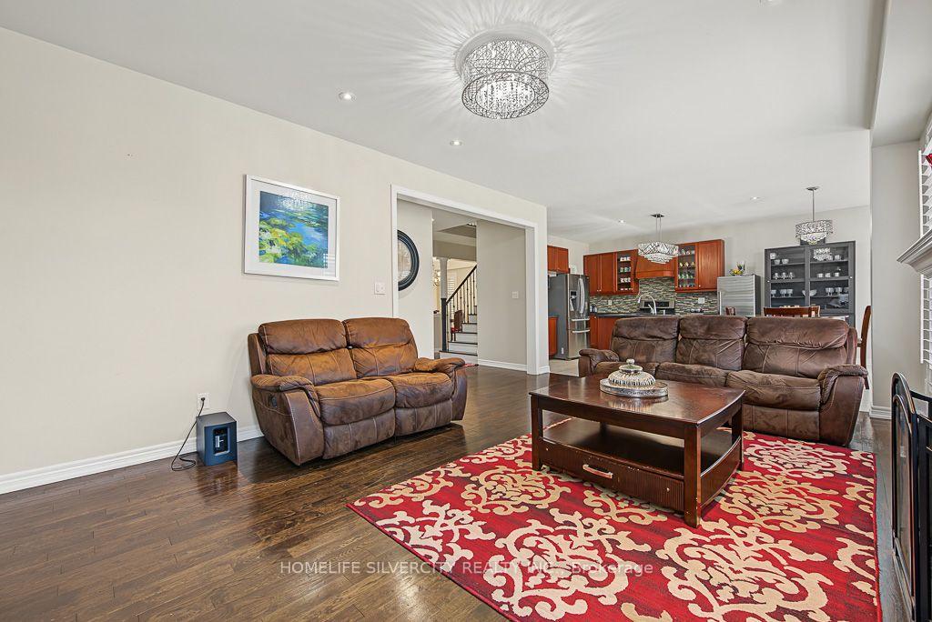 Photo 12 of 483 Hinchey Crescent, Milton, Scott — HOMEH