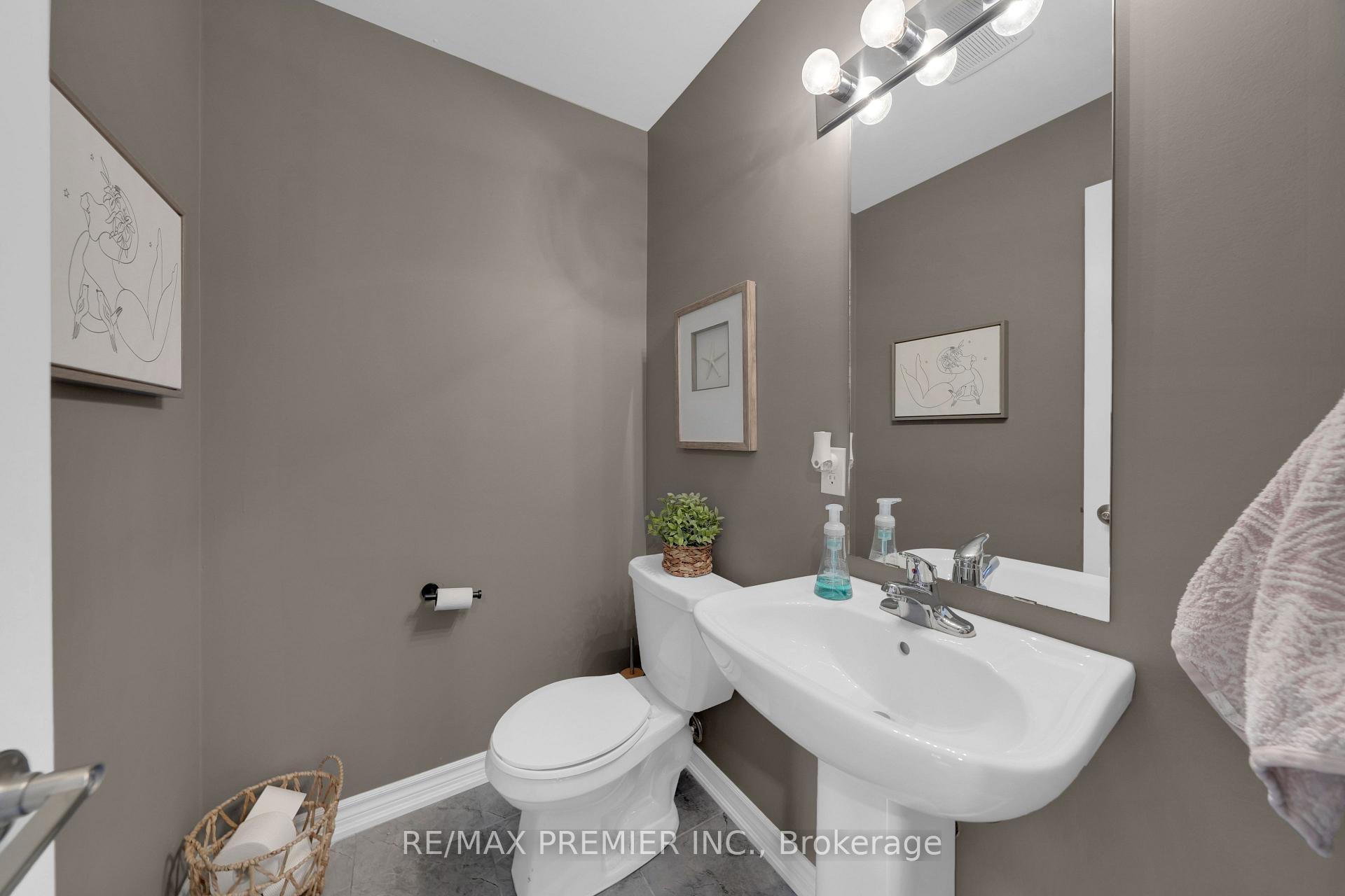 Photo 3 of 48 Andean Lane, Barrie, Rural Barrie Southwest — HOMEH