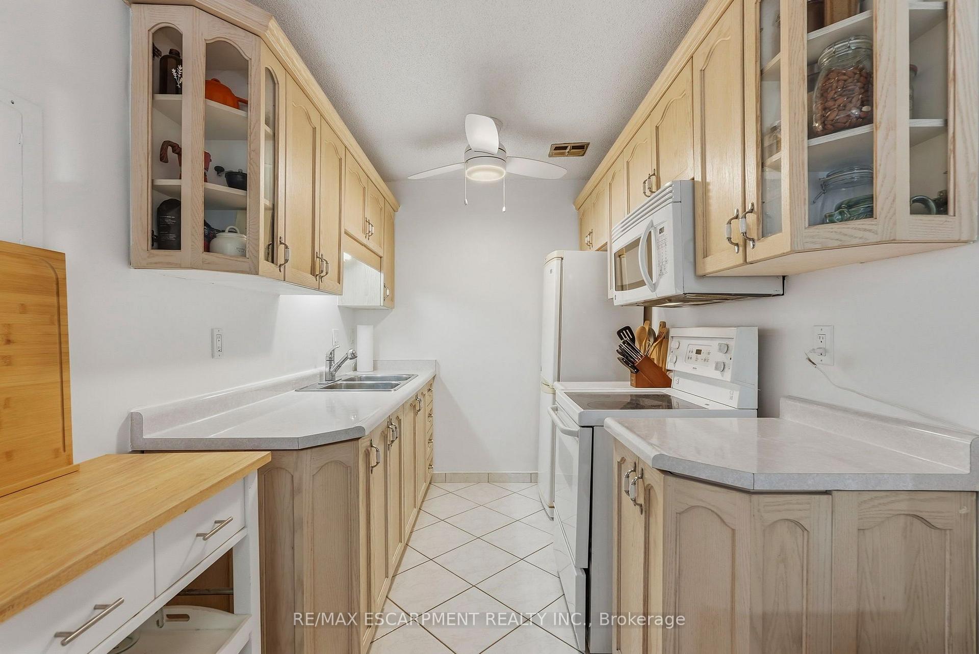 Photo 3 of Unit 207, 893 Concession Street, Hamilton, Raleigh — HOMEH