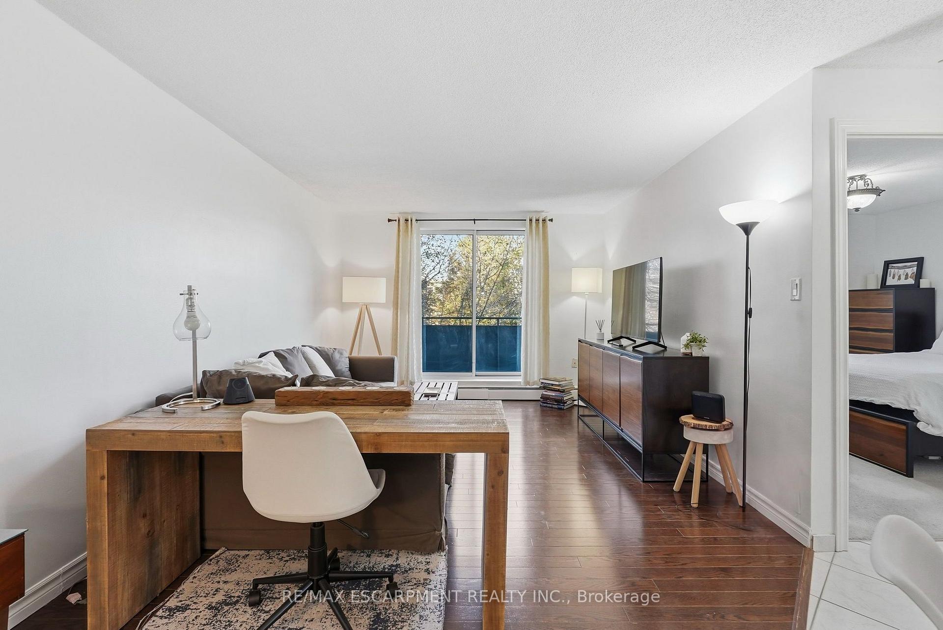 Photo 6 of Unit 207, 893 Concession Street, Hamilton, Raleigh — HOMEH
