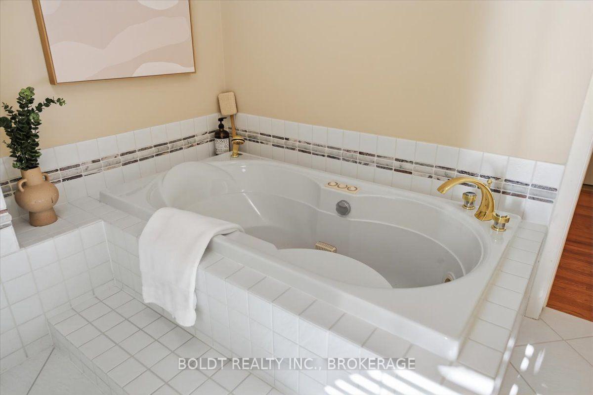 Photo 32 of 290 Riverview Boulevard, St. Catharines, Glendale/Glenridge — HOMEH