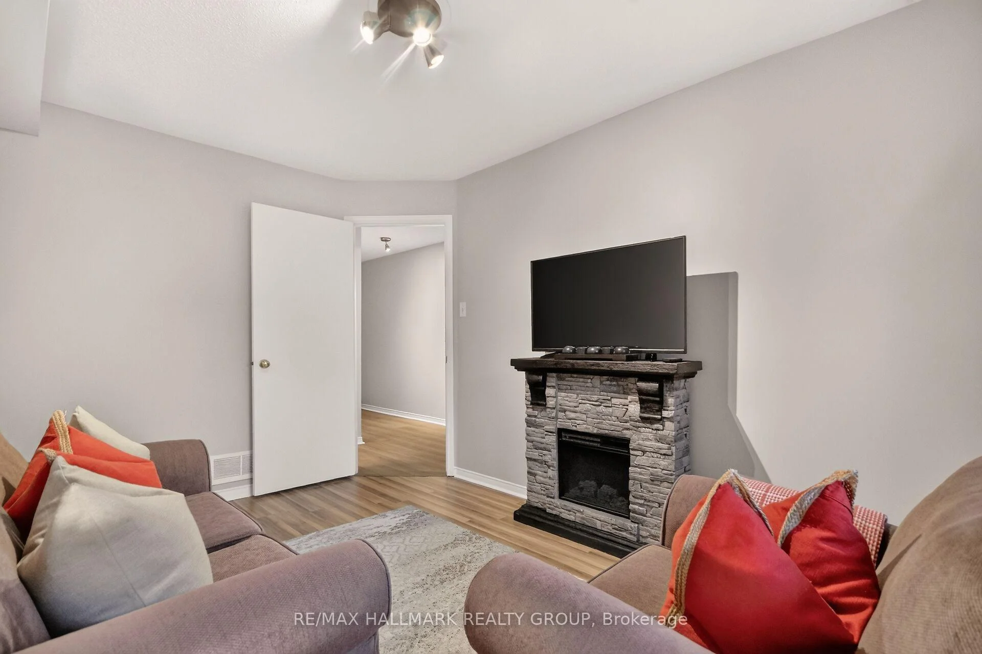 Photo 47 of Unit 36, 10 Daybreak Street, Ottawa, Barrhaven East — HOMEH