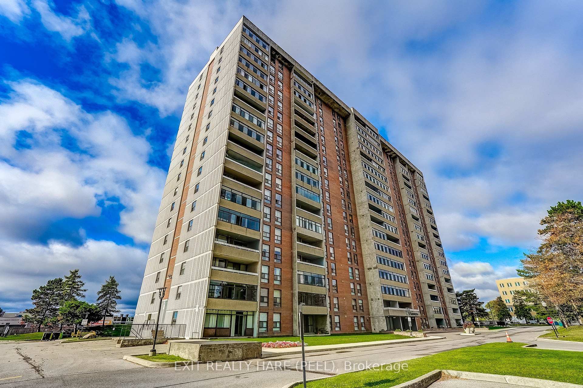 Photo 2 of Unit 1005, 15 Kensington Road, Brampton, Queen Street Corridor — HOMEH