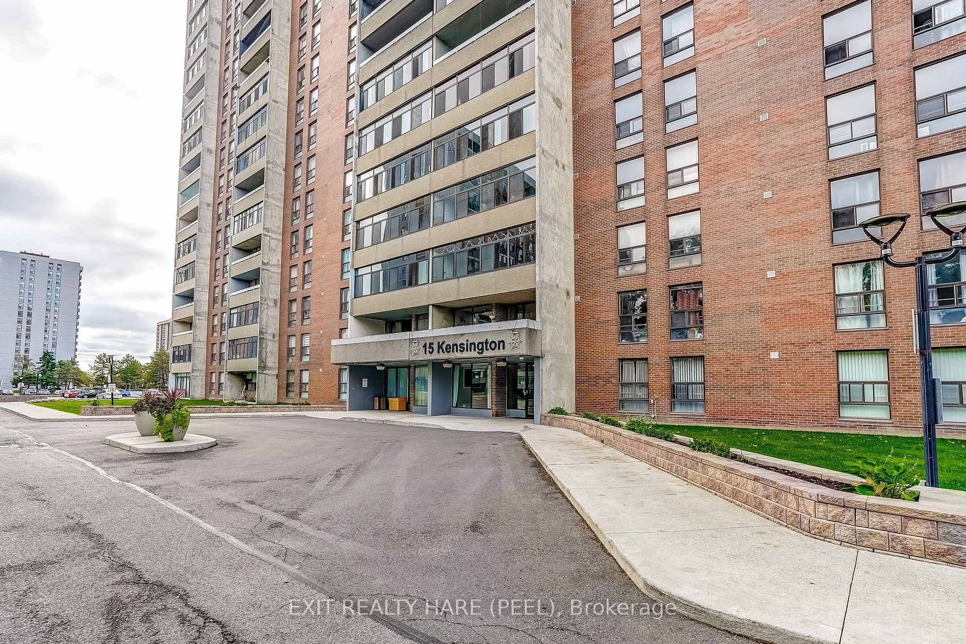Photo 3 of Unit 1005, 15 Kensington Road, Brampton, Queen Street Corridor — HOMEH