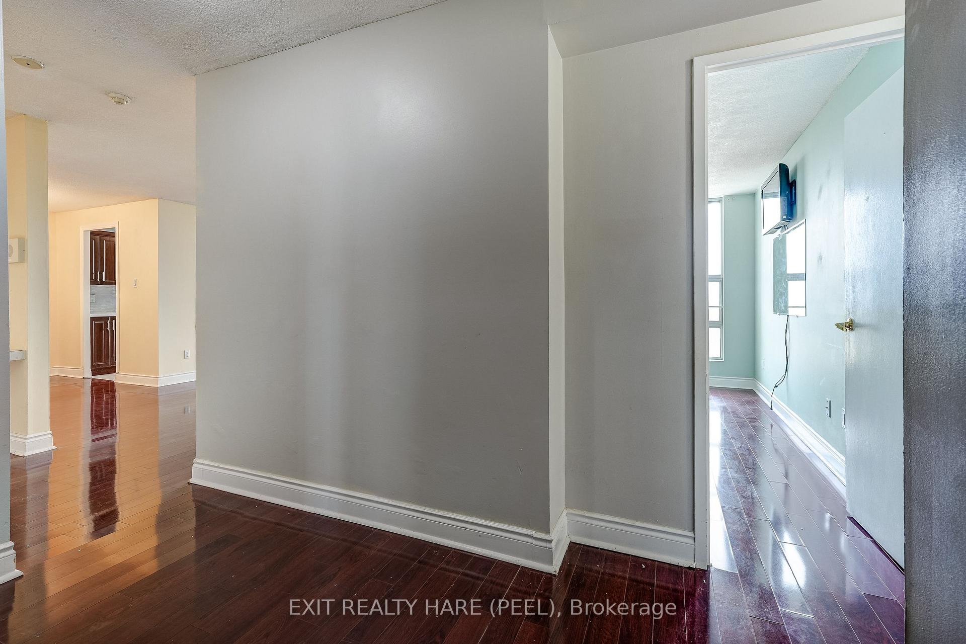 Photo 9 of Unit 1005, 15 Kensington Road, Brampton, Queen Street Corridor — HOMEH