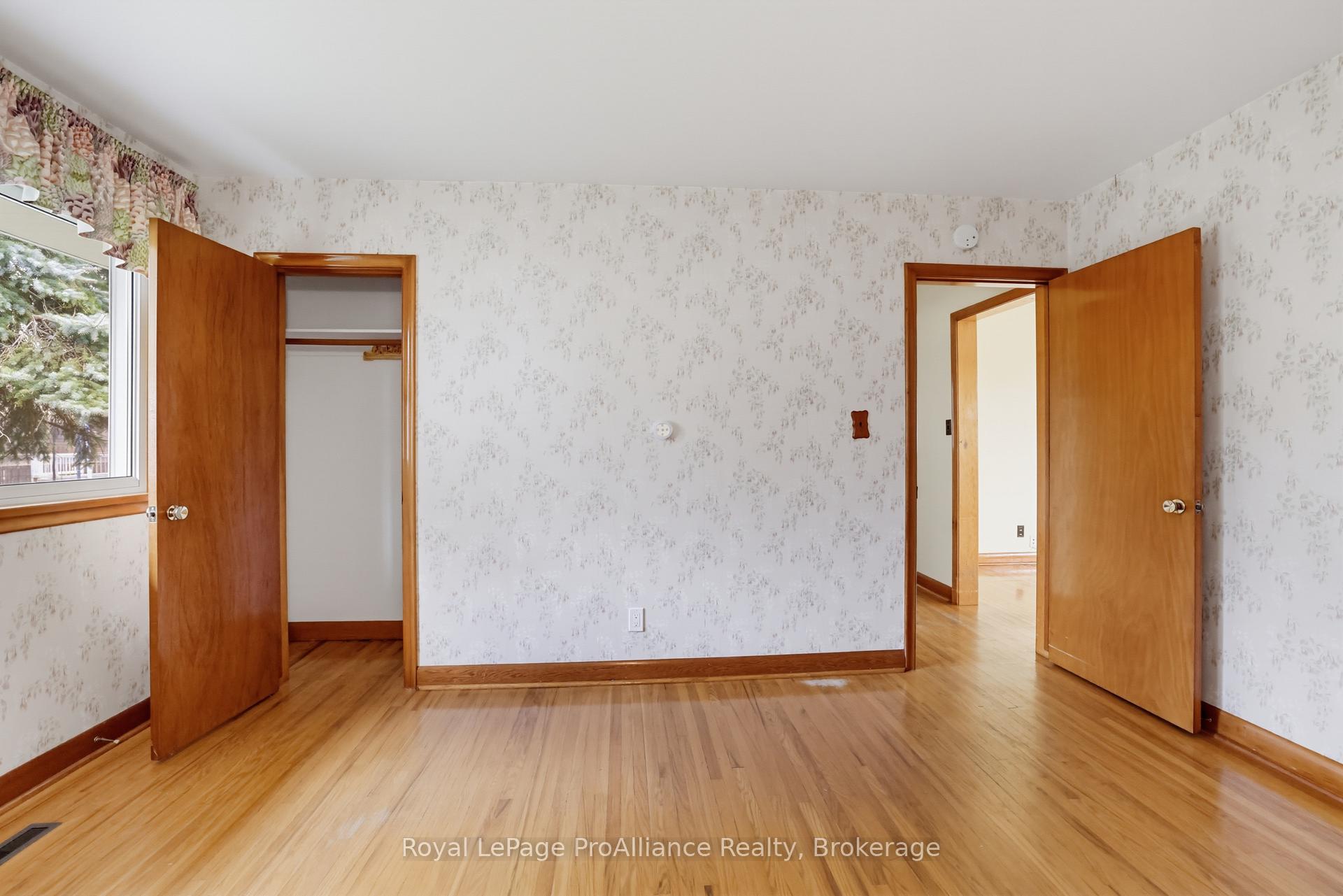 Photo 12 of 64 Elizabeth Crescent, Belleville, Belleville Ward — HOMEH