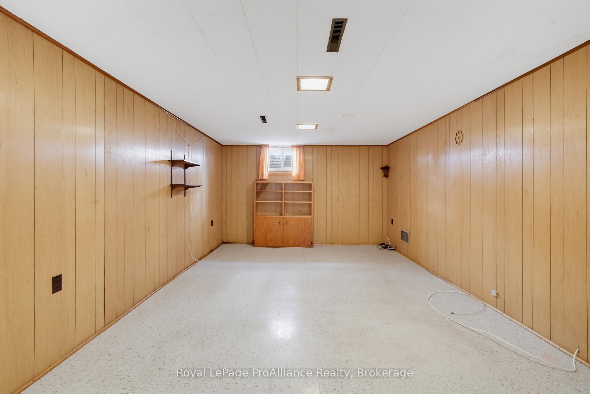 Photo 27 of 64 Elizabeth Crescent, Belleville, Belleville Ward — HOMEH