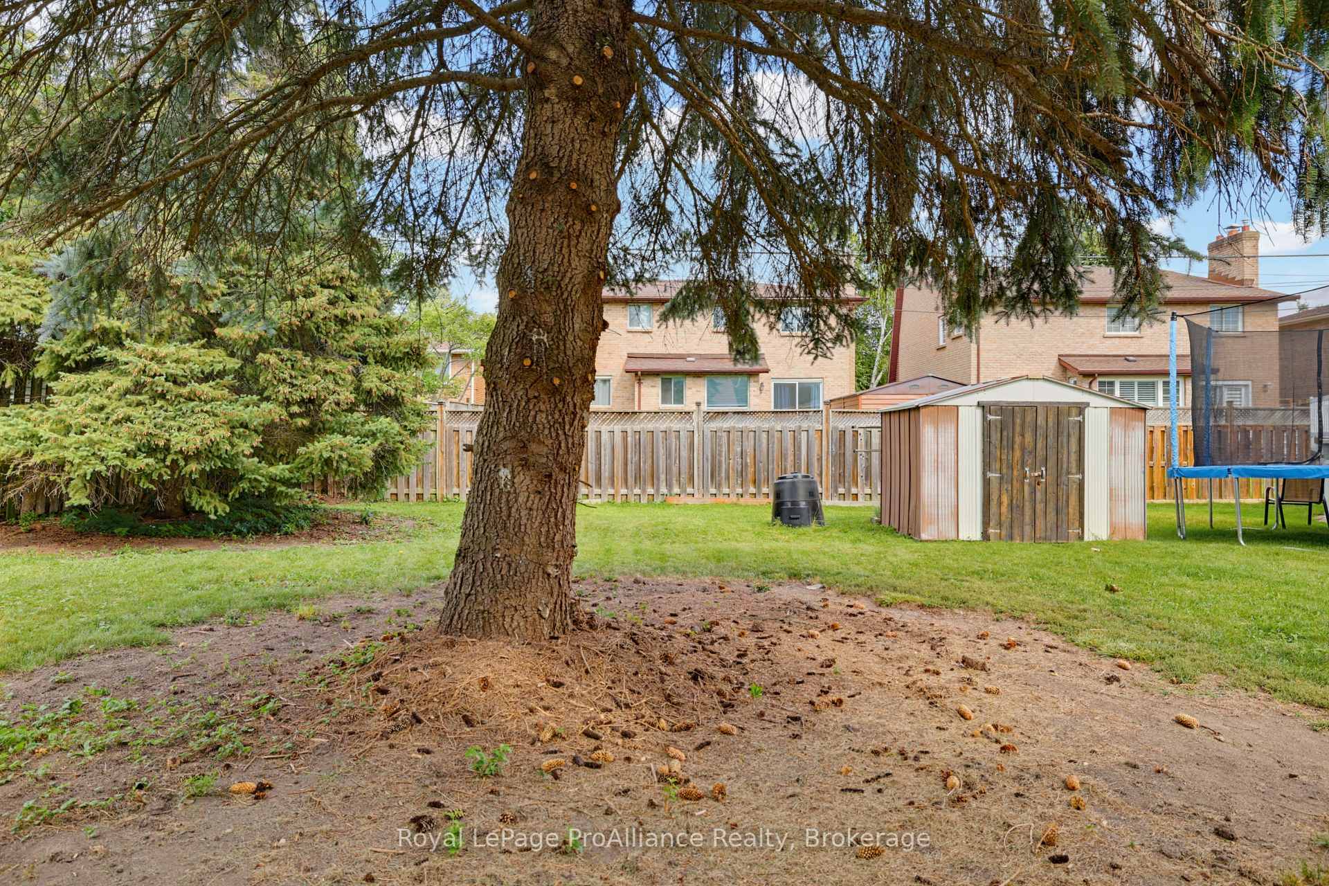Photo 34 of 64 Elizabeth Crescent, Belleville, Belleville Ward — HOMEH