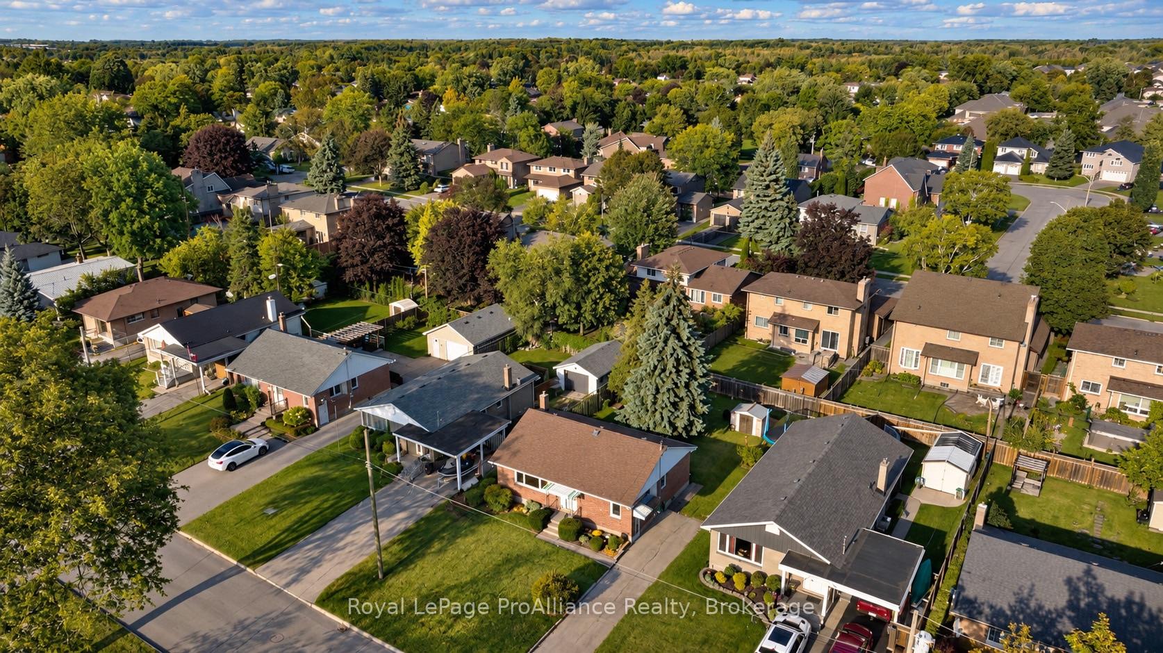 Photo 37 of 64 Elizabeth Crescent, Belleville, Belleville Ward — HOMEH